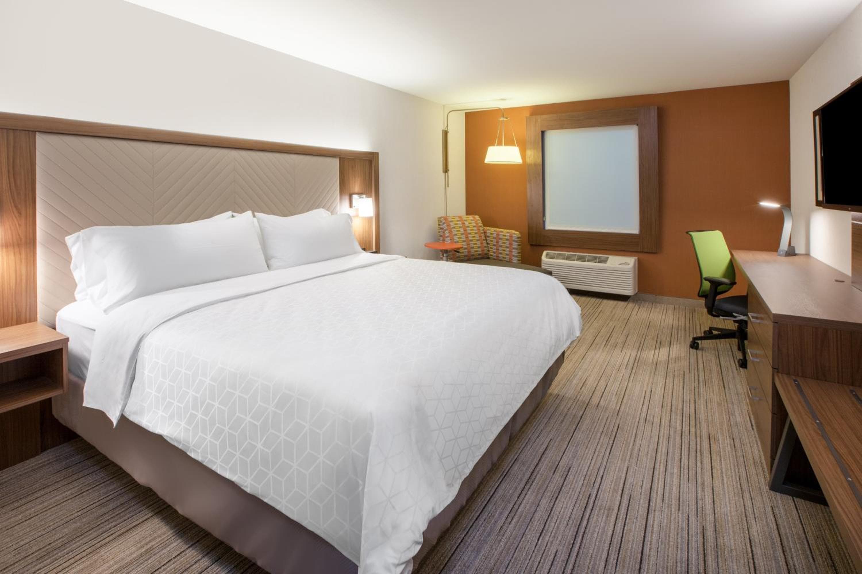 Holiday Inn Express & Suites - Las Vegas - E Tropicana by IHG — 30