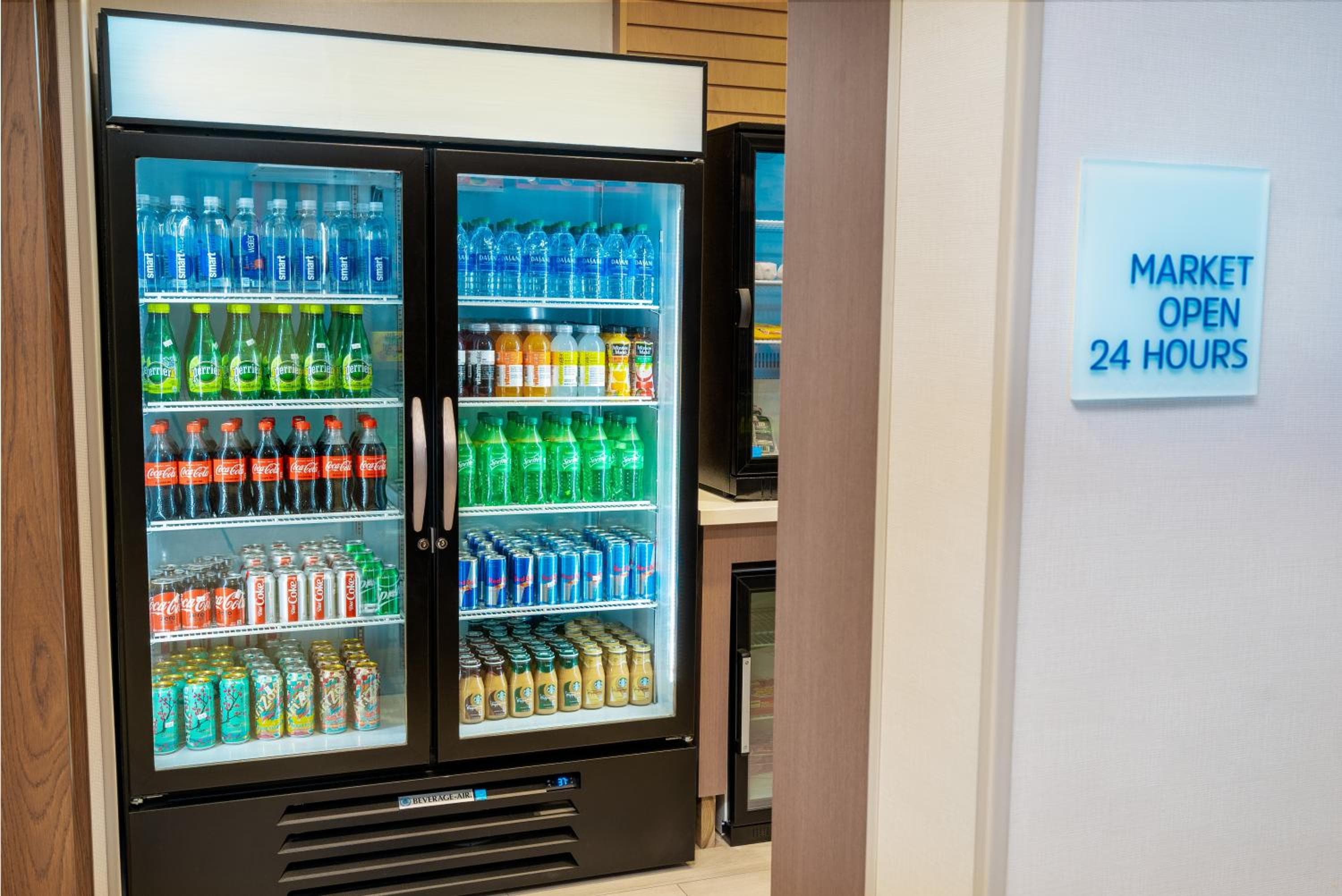 Holiday Inn Express & Suites - Las Vegas - E Tropicana by IHG — 3