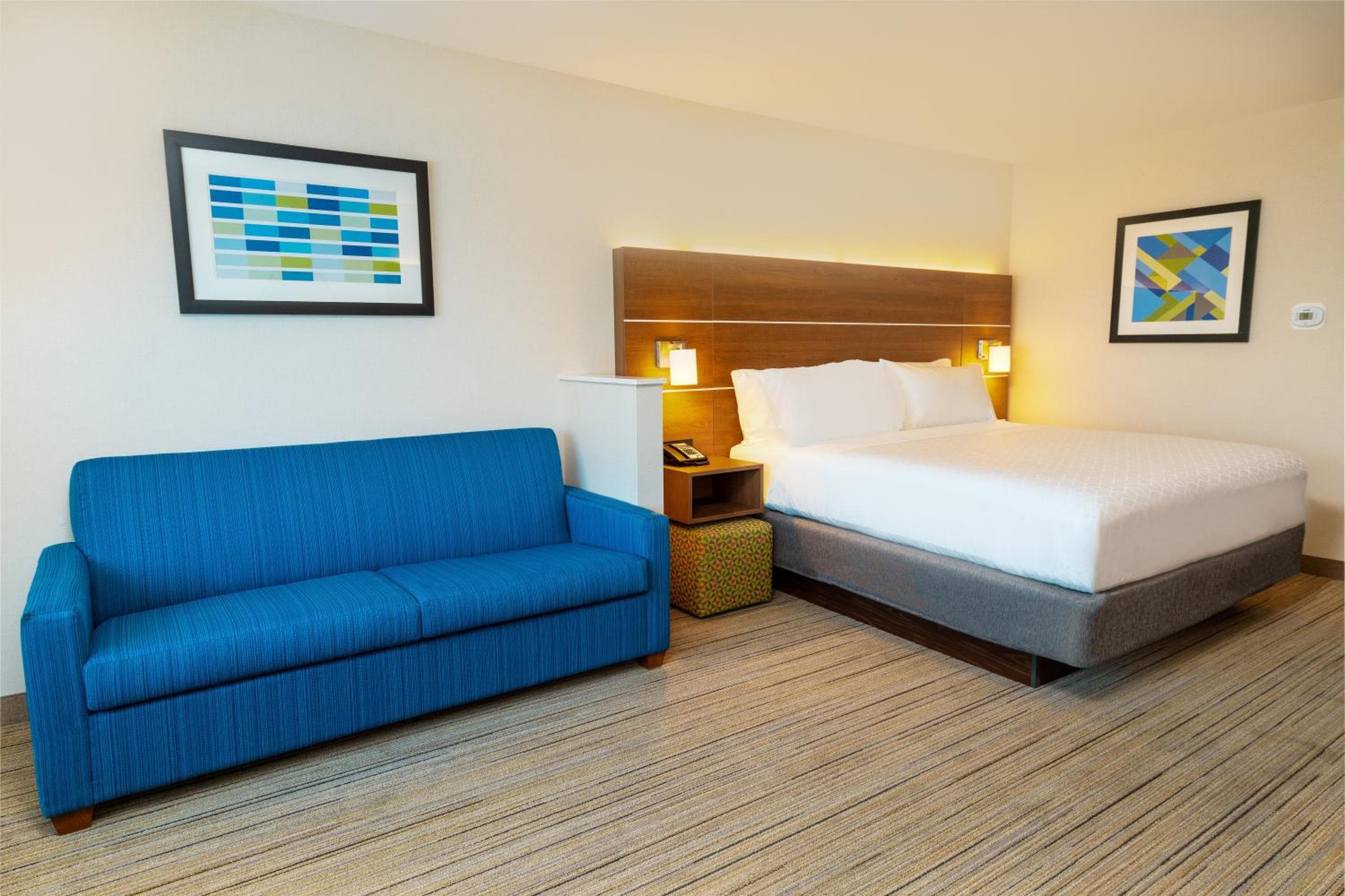 Holiday Inn Express & Suites - Las Vegas - E Tropicana by IHG — 29