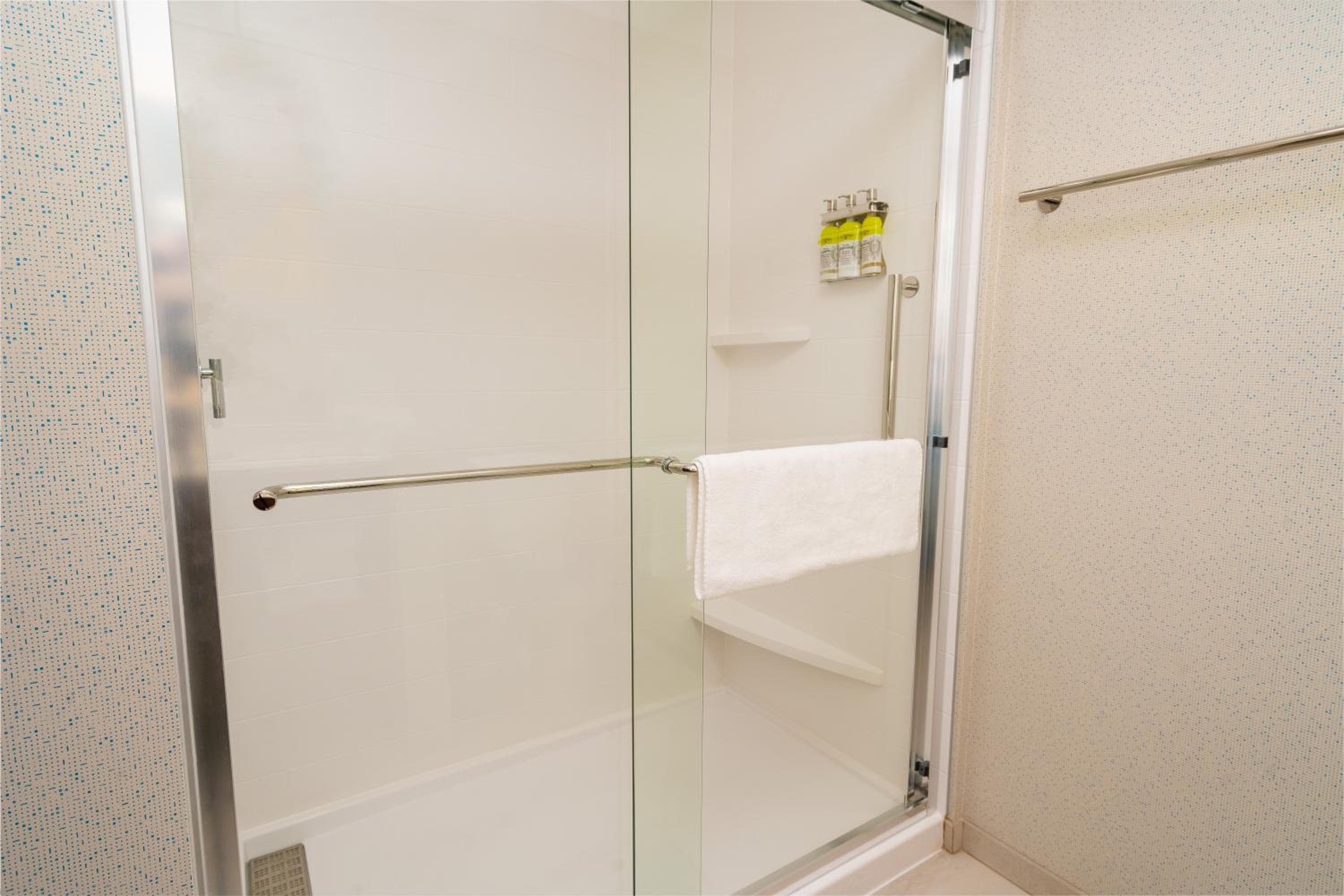 Holiday Inn Express & Suites - Las Vegas - E Tropicana by IHG — 23