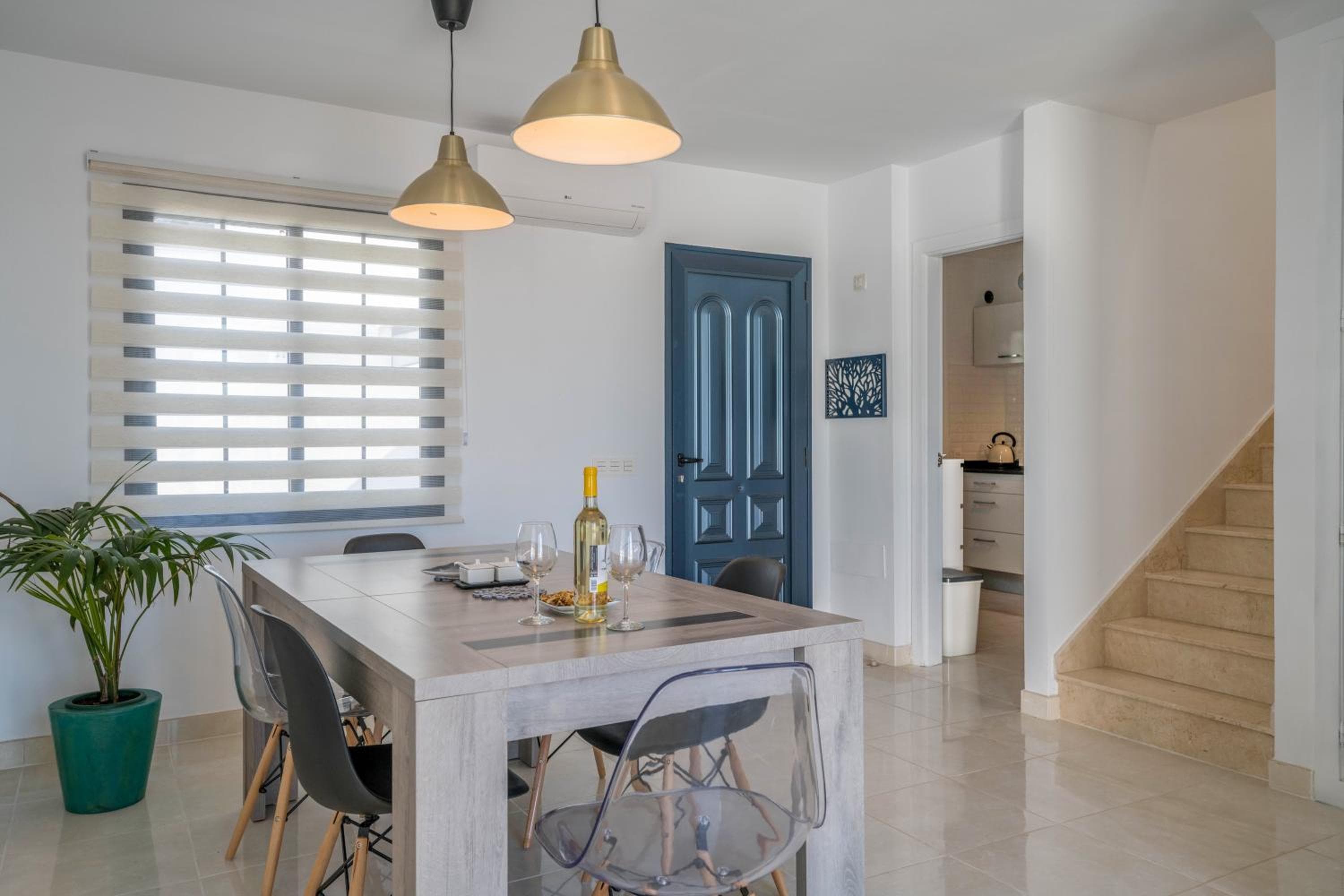Villa Esmeralda — 3