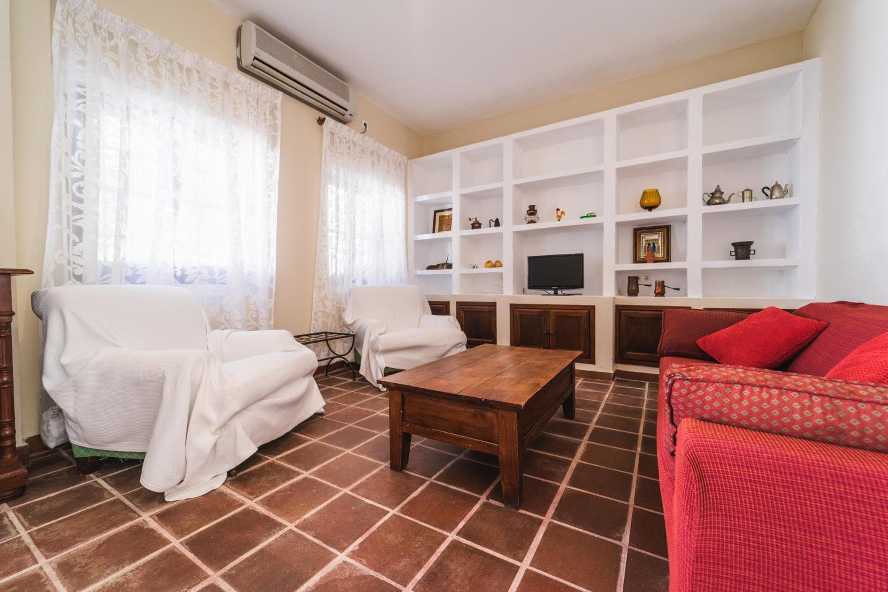 Hotel Humaina — 14