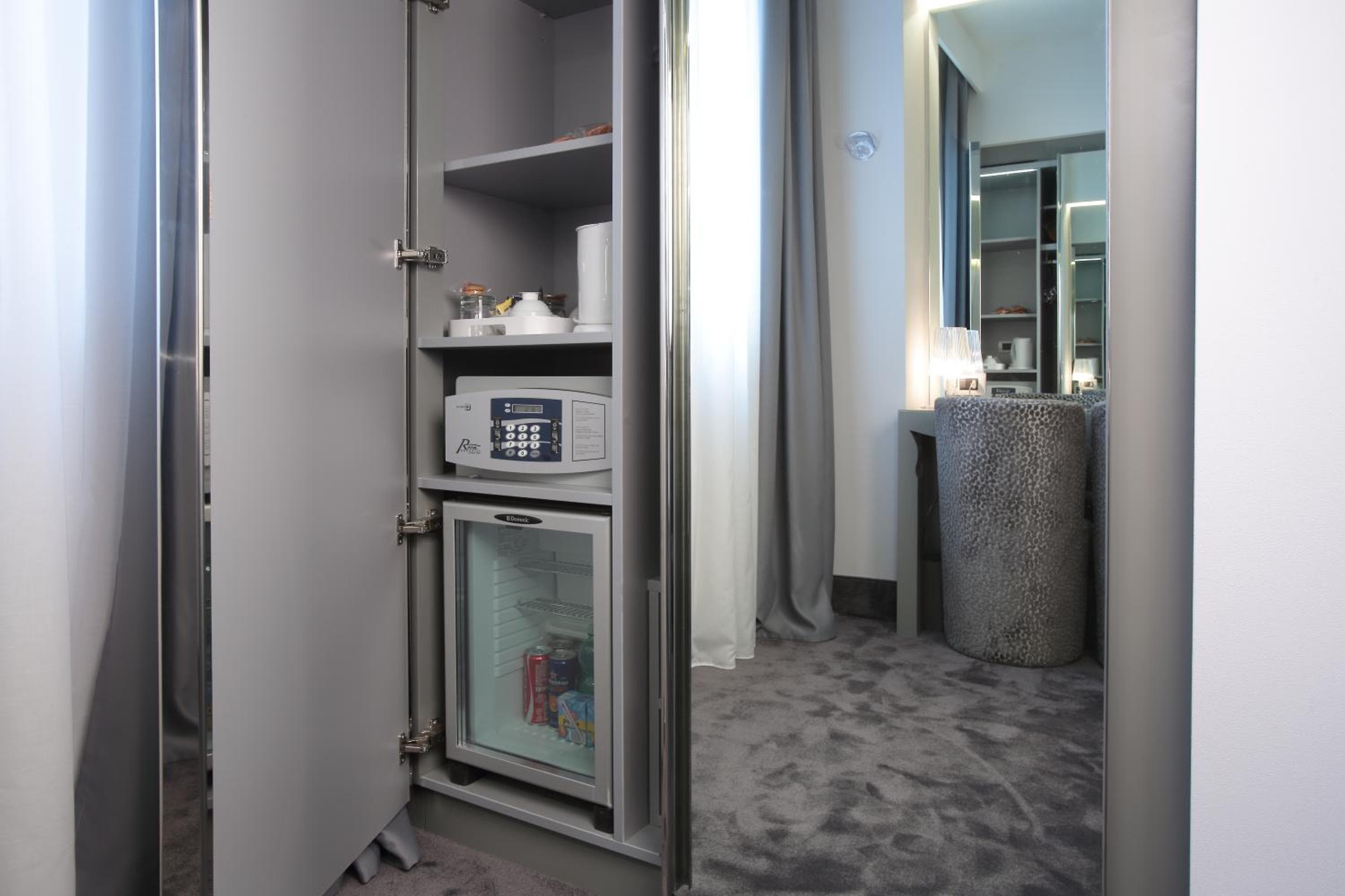 Hotel Berna hotel, Via Napo Torriani 18, Milan, Italy — photo 10