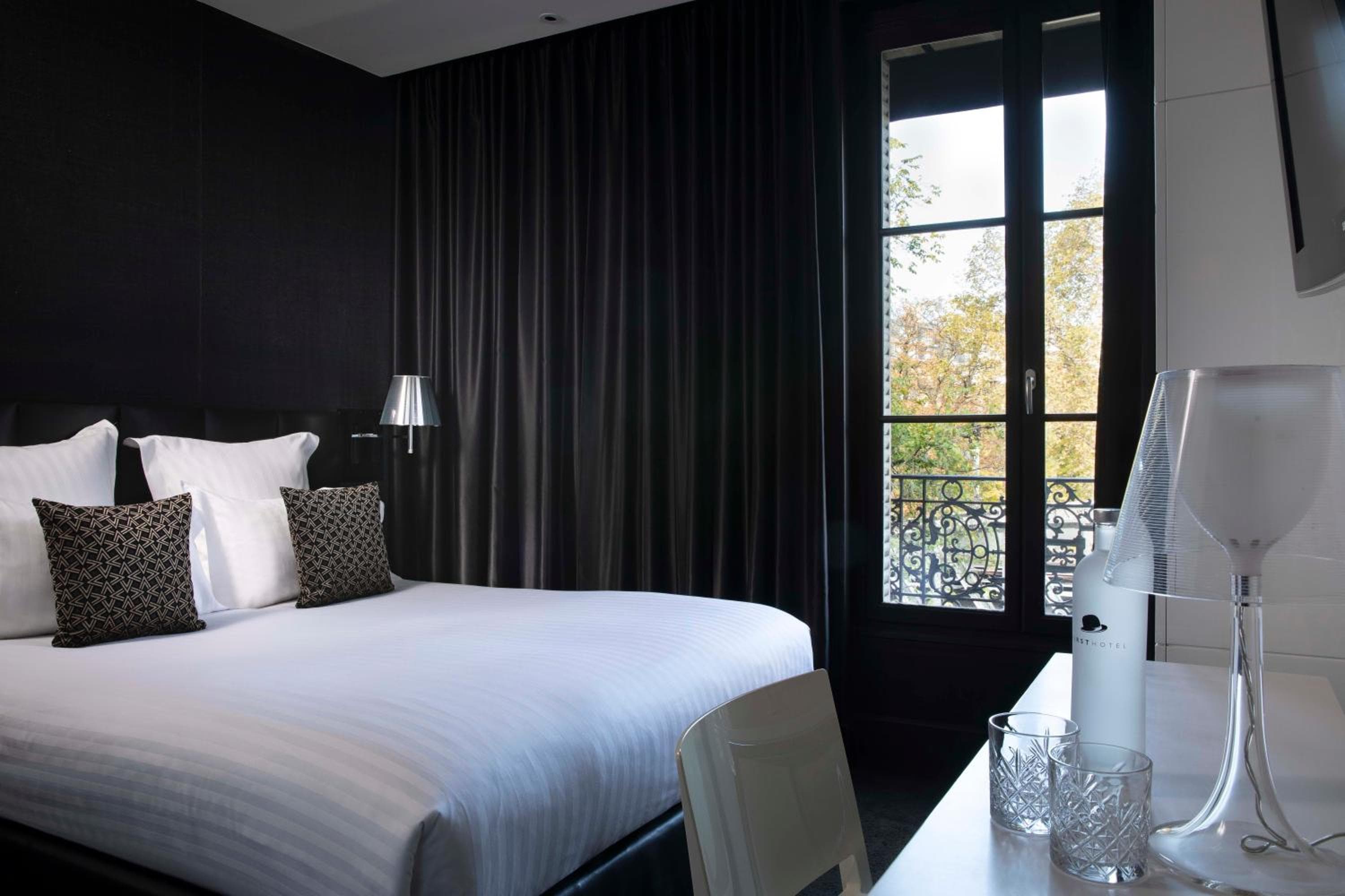 First Hotel Paris Tour Eiffel — 8