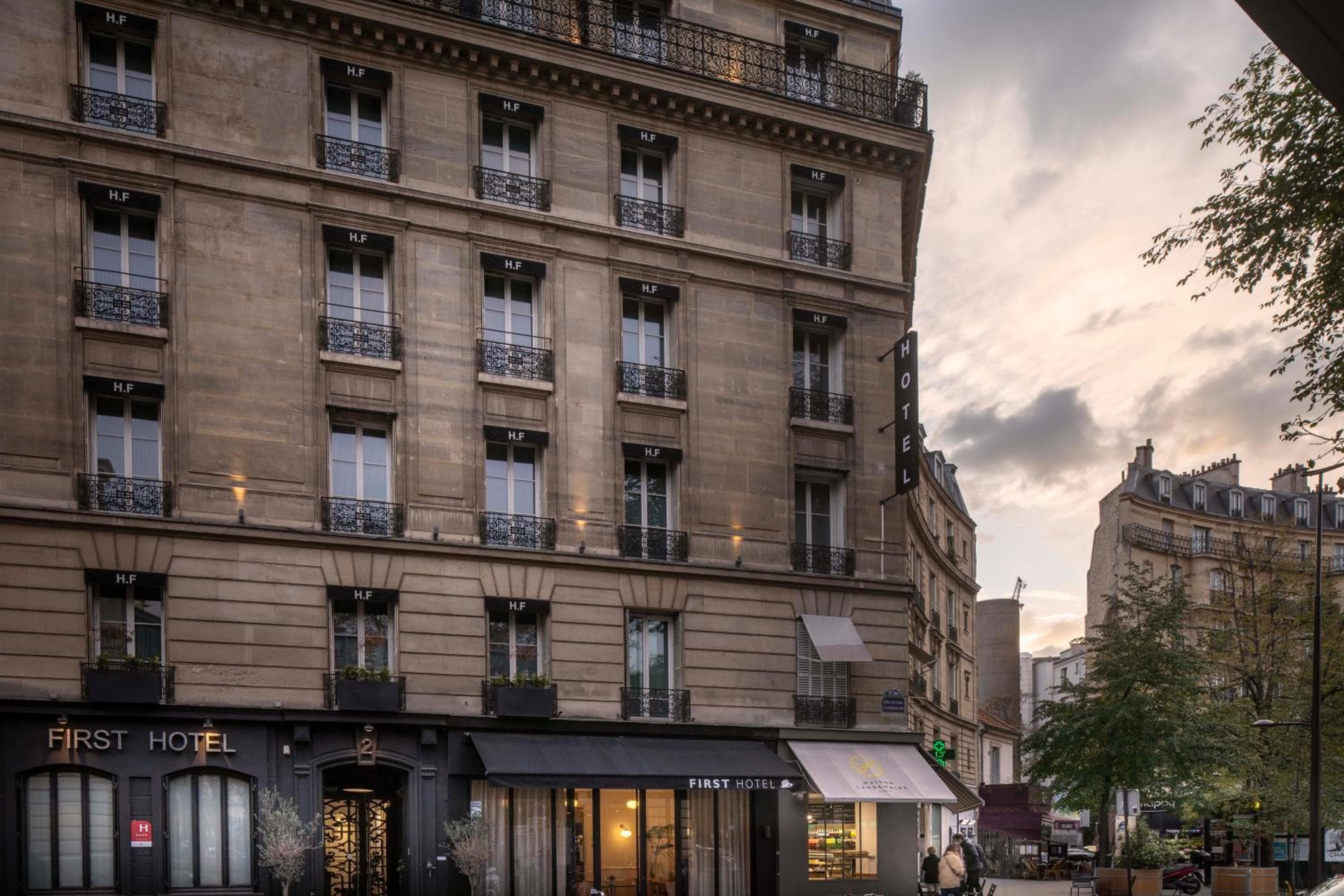 First Hotel Paris Tour Eiffel — 21