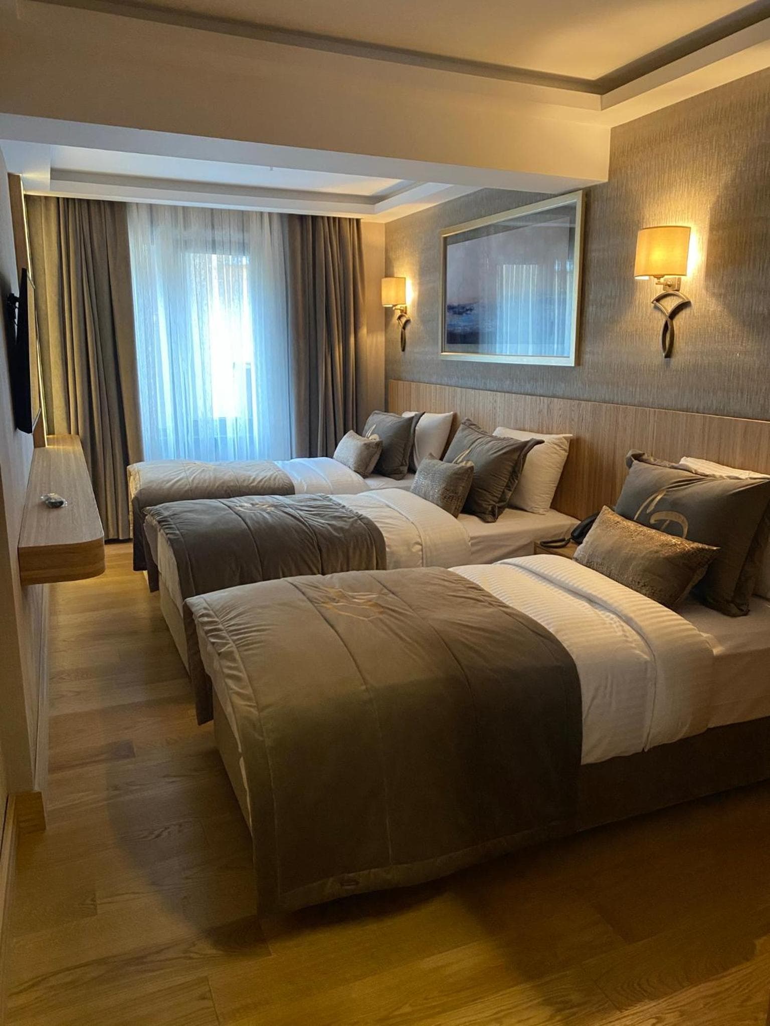Lady Diana Hotel — 25