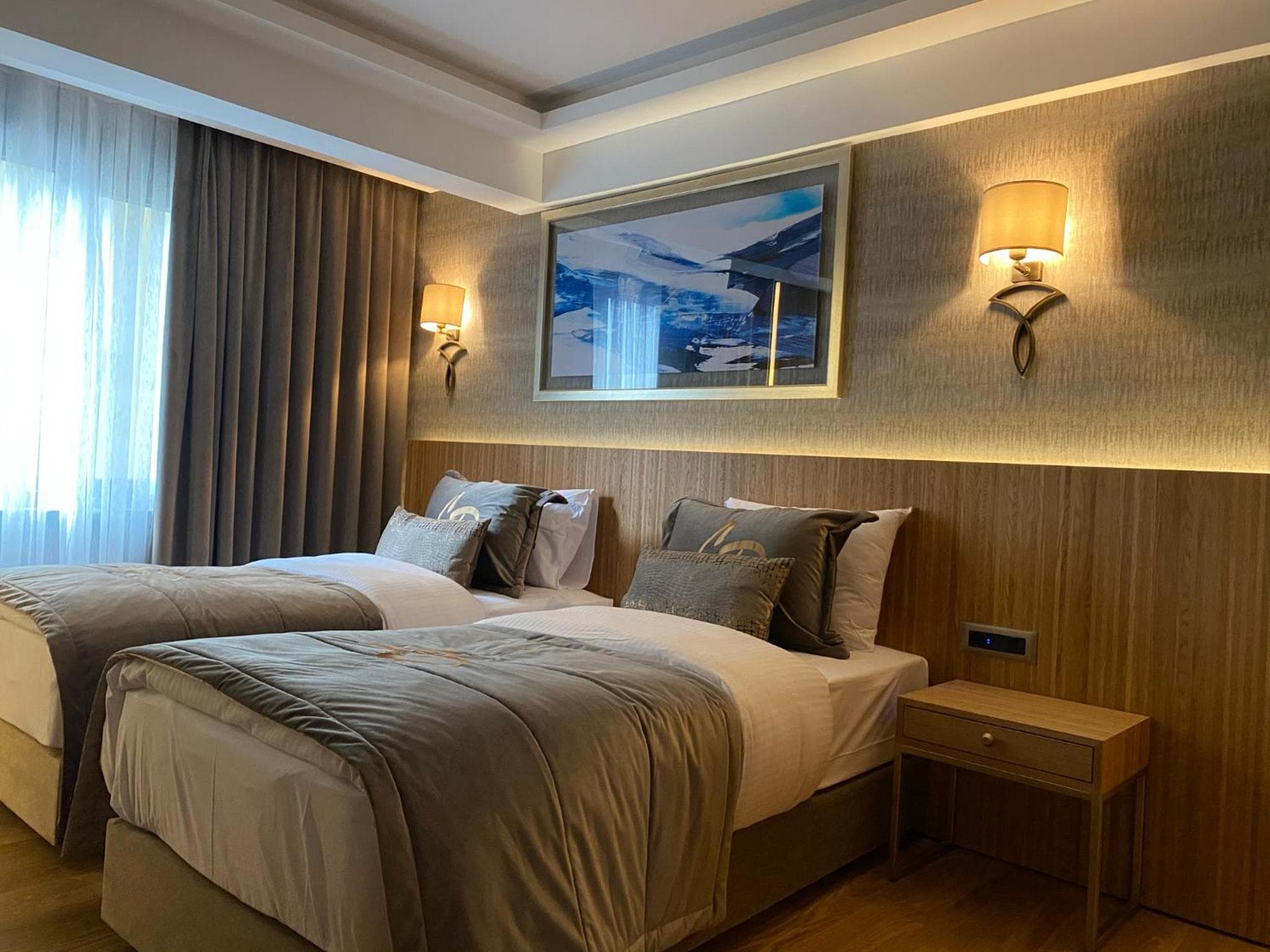 Lady Diana Hotel — 6