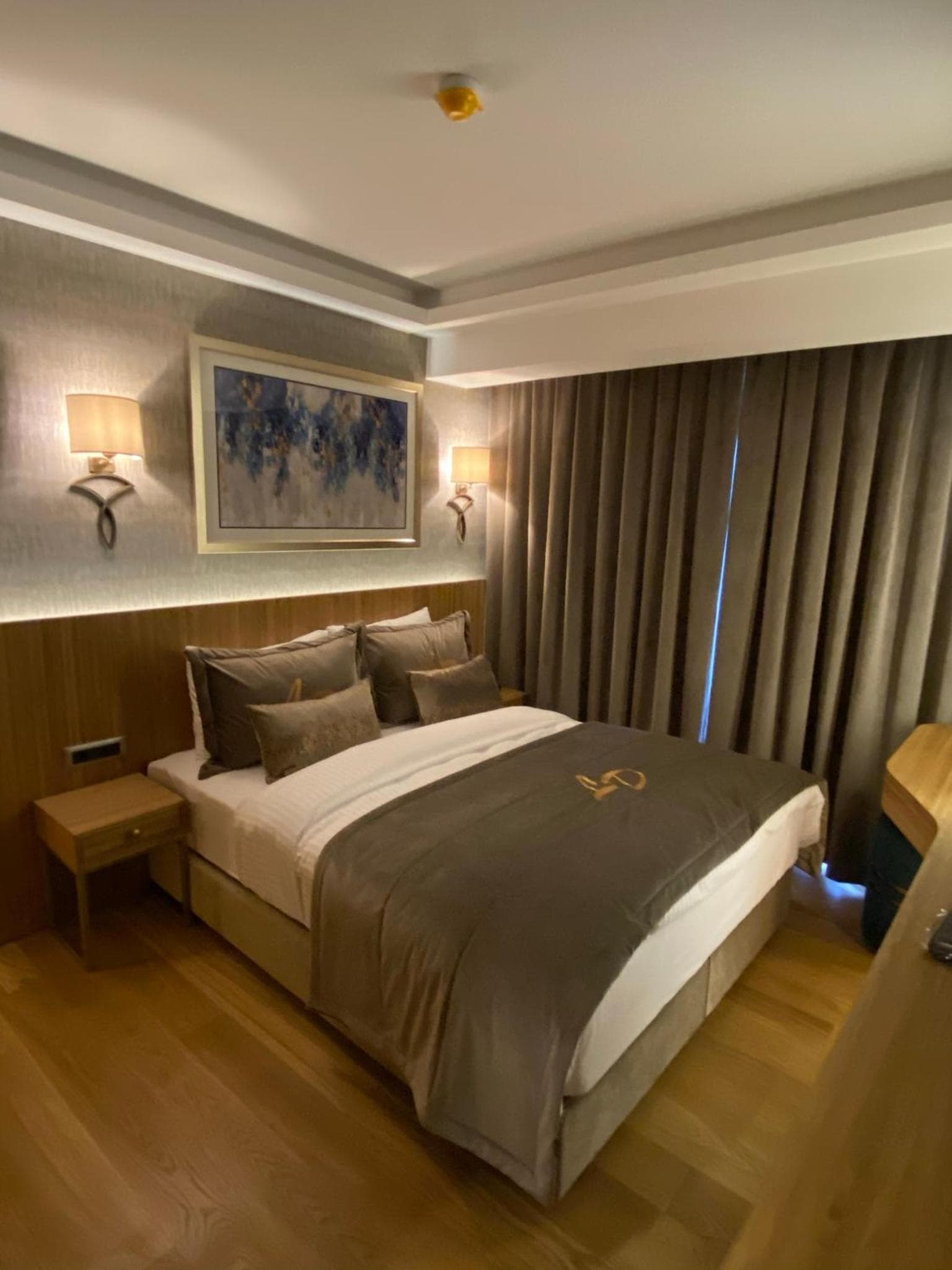 Lady Diana Hotel — 10