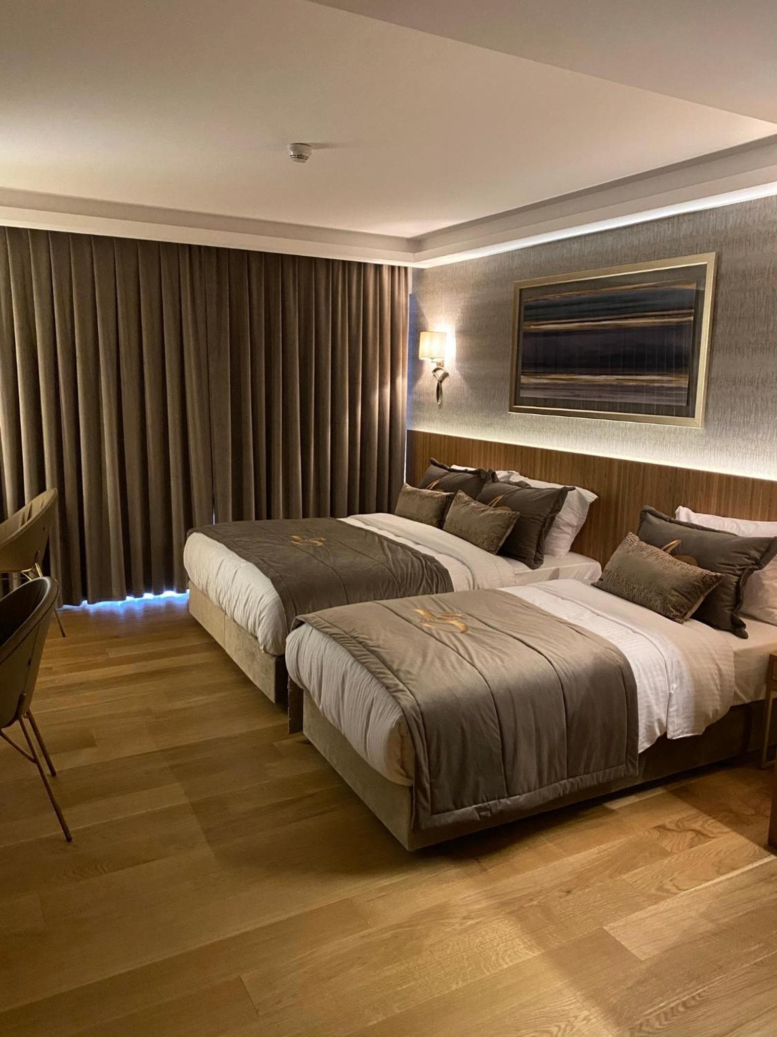 Lady Diana Hotel — 4