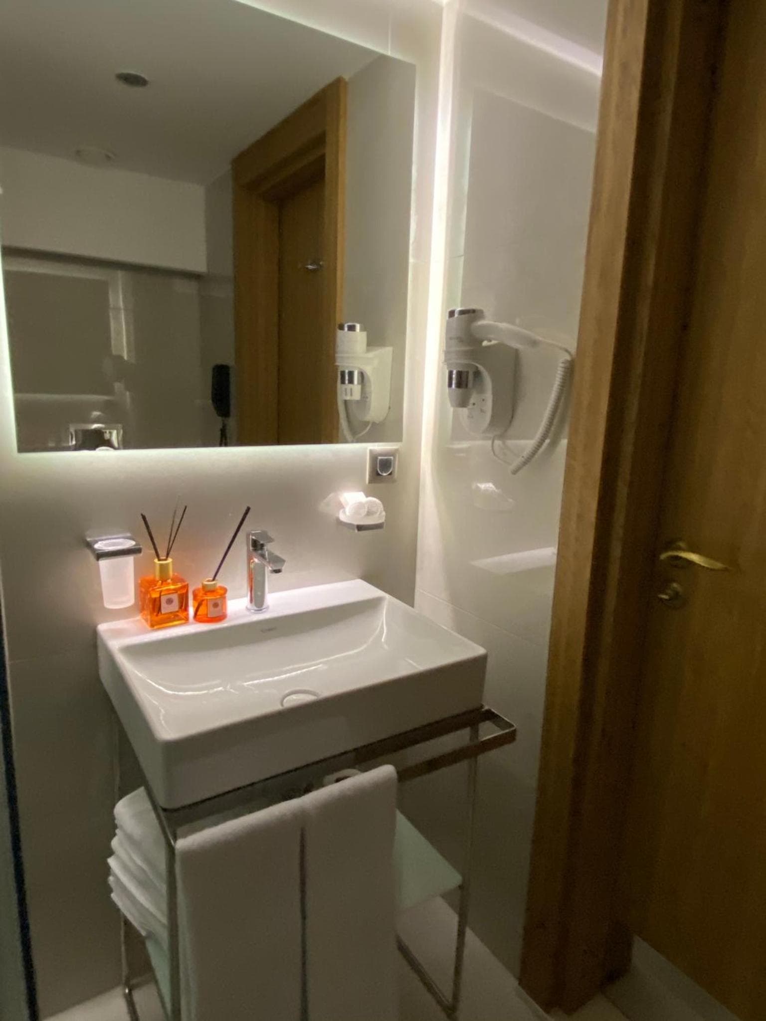 Lady Diana Hotel — 27