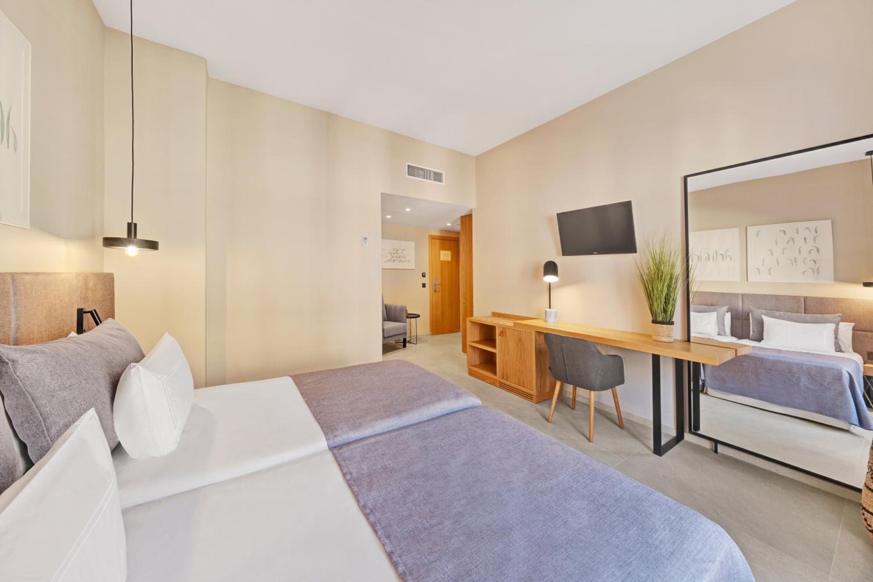 Hotel Almudaina — 28