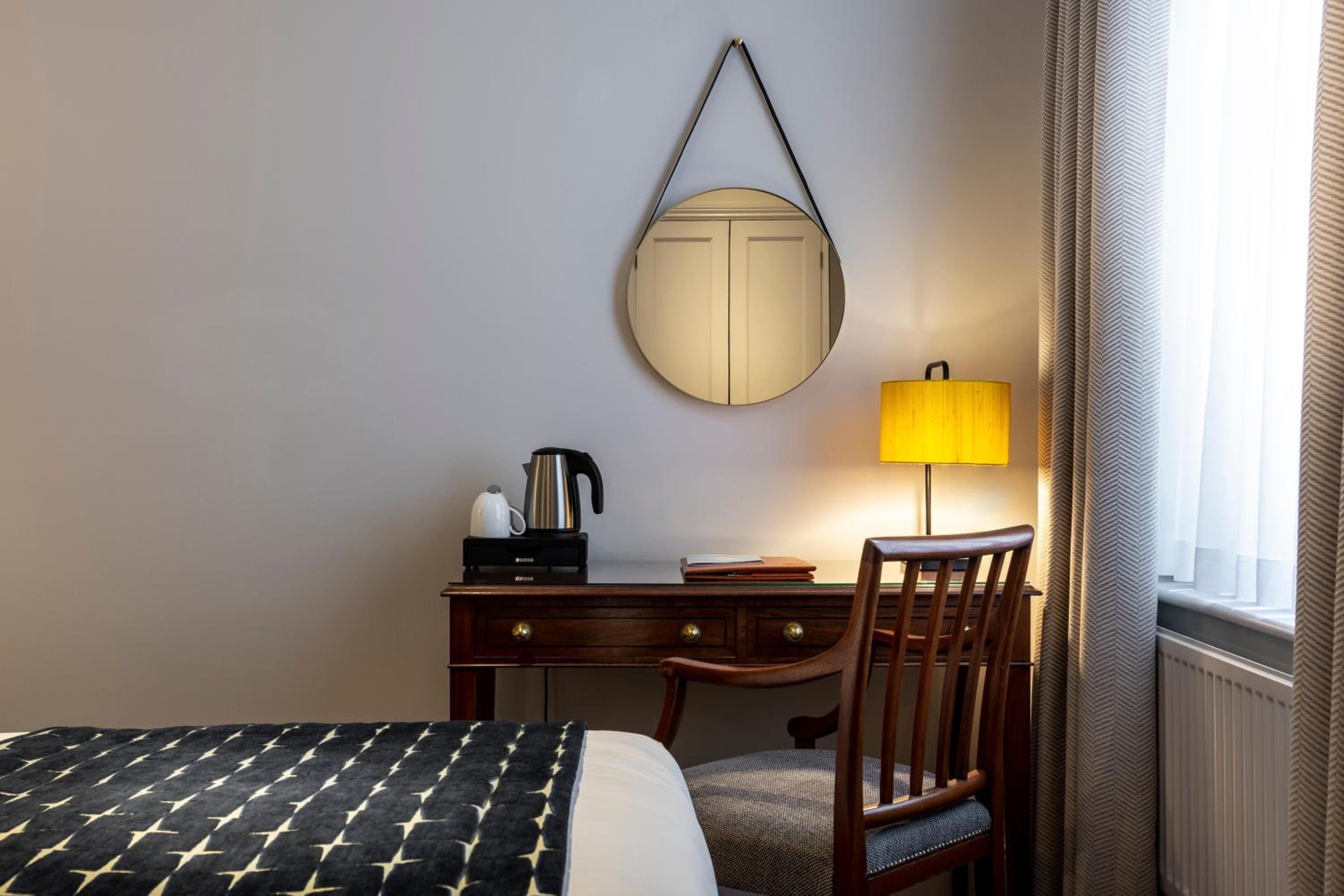 Sloane Place — 18