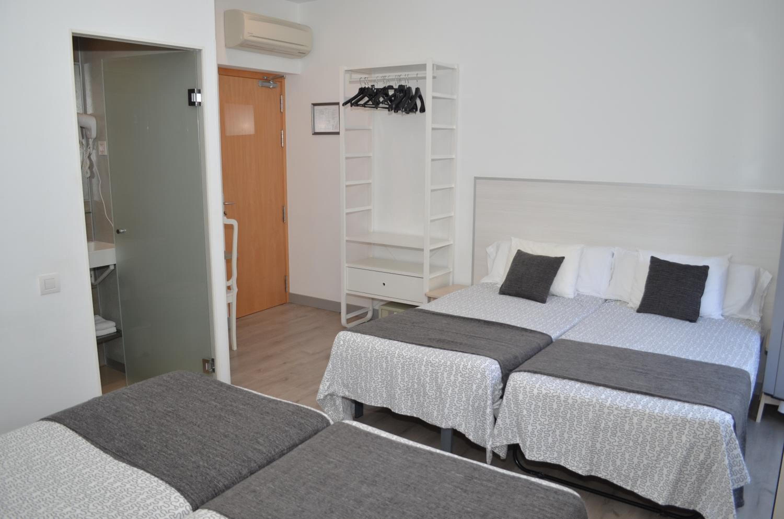 Hostal San Lorenzo — 27
