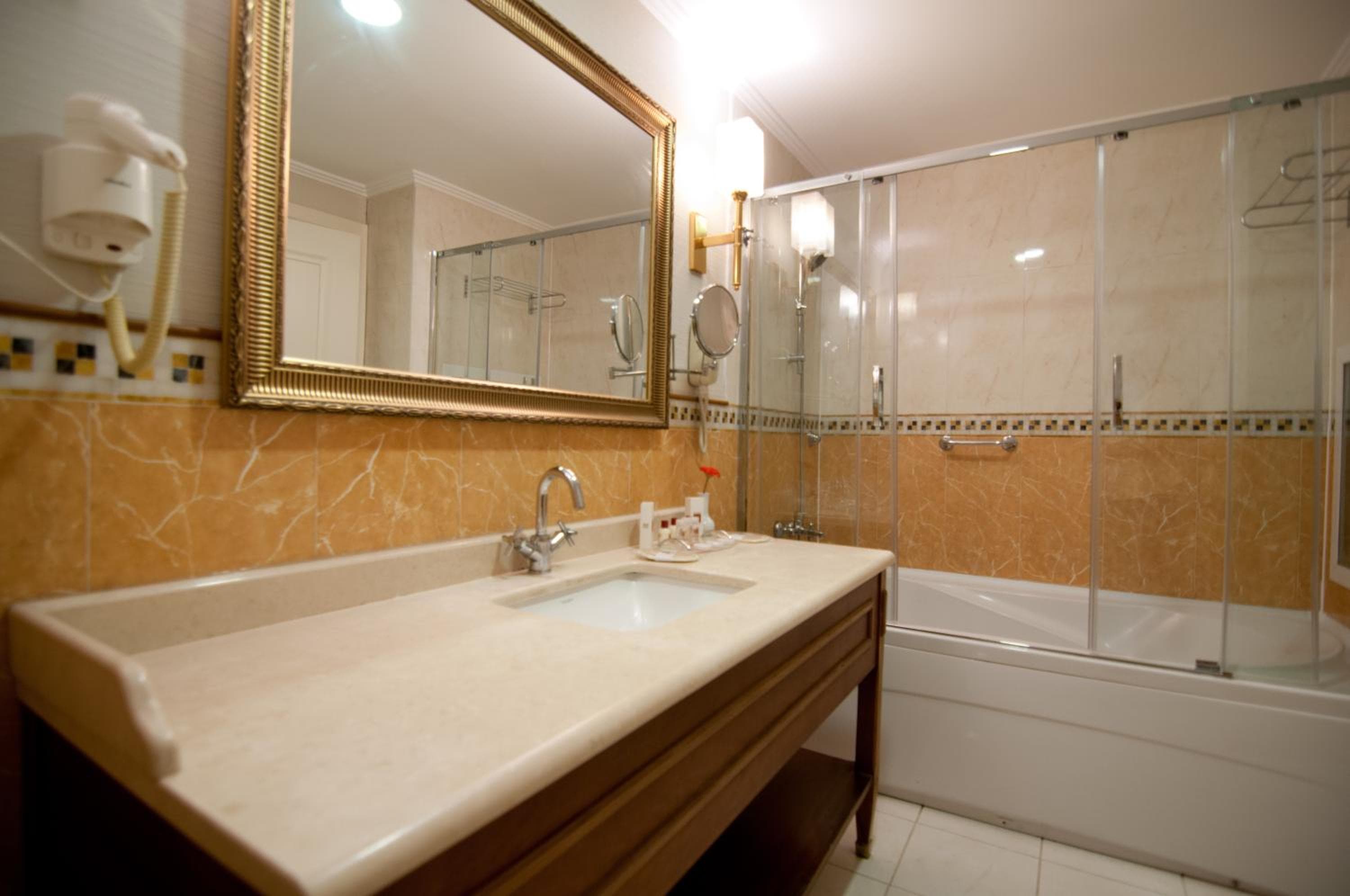 Taksim Metropark Hotel — 15