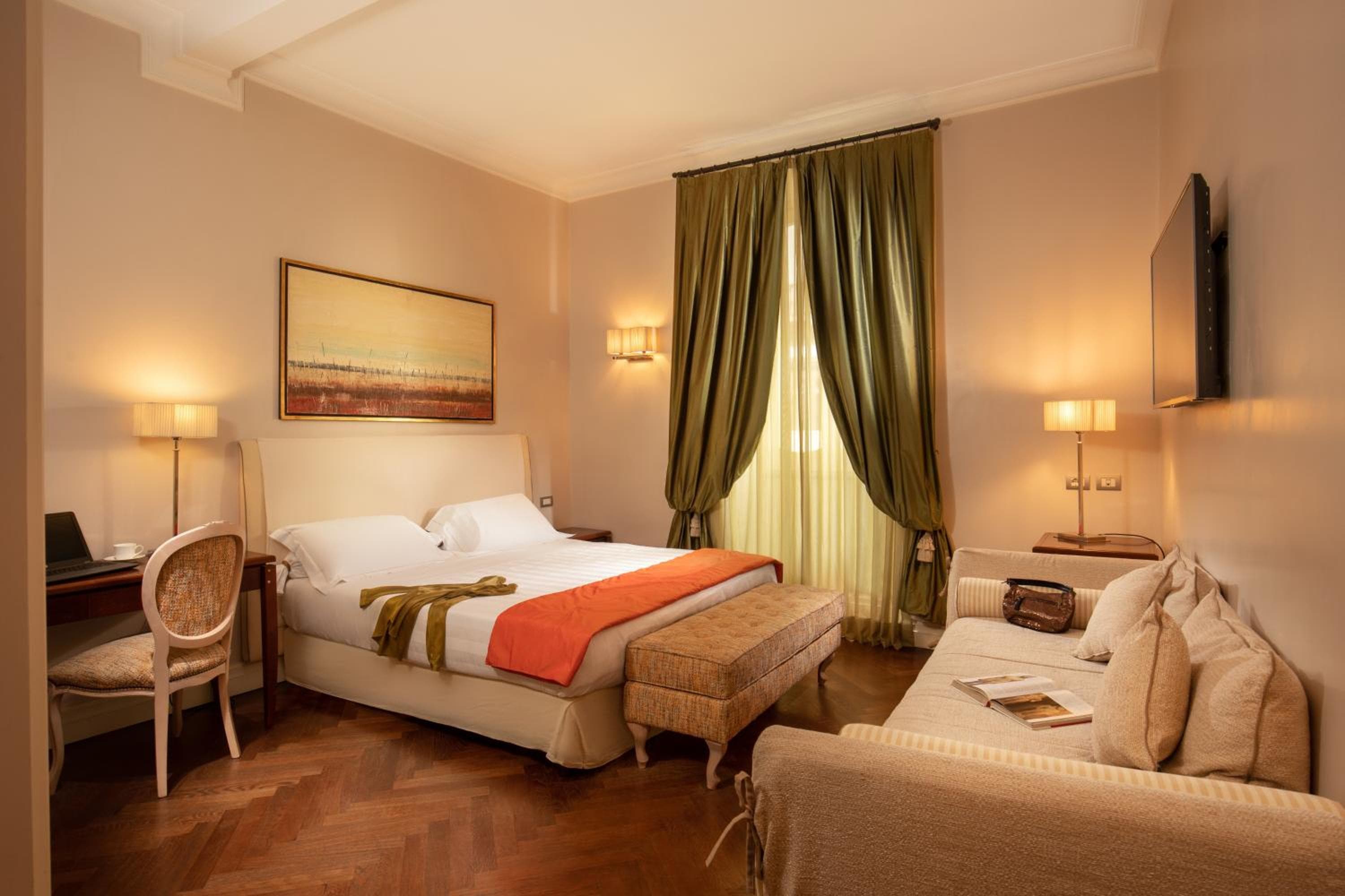 Hotel Mozart — 9