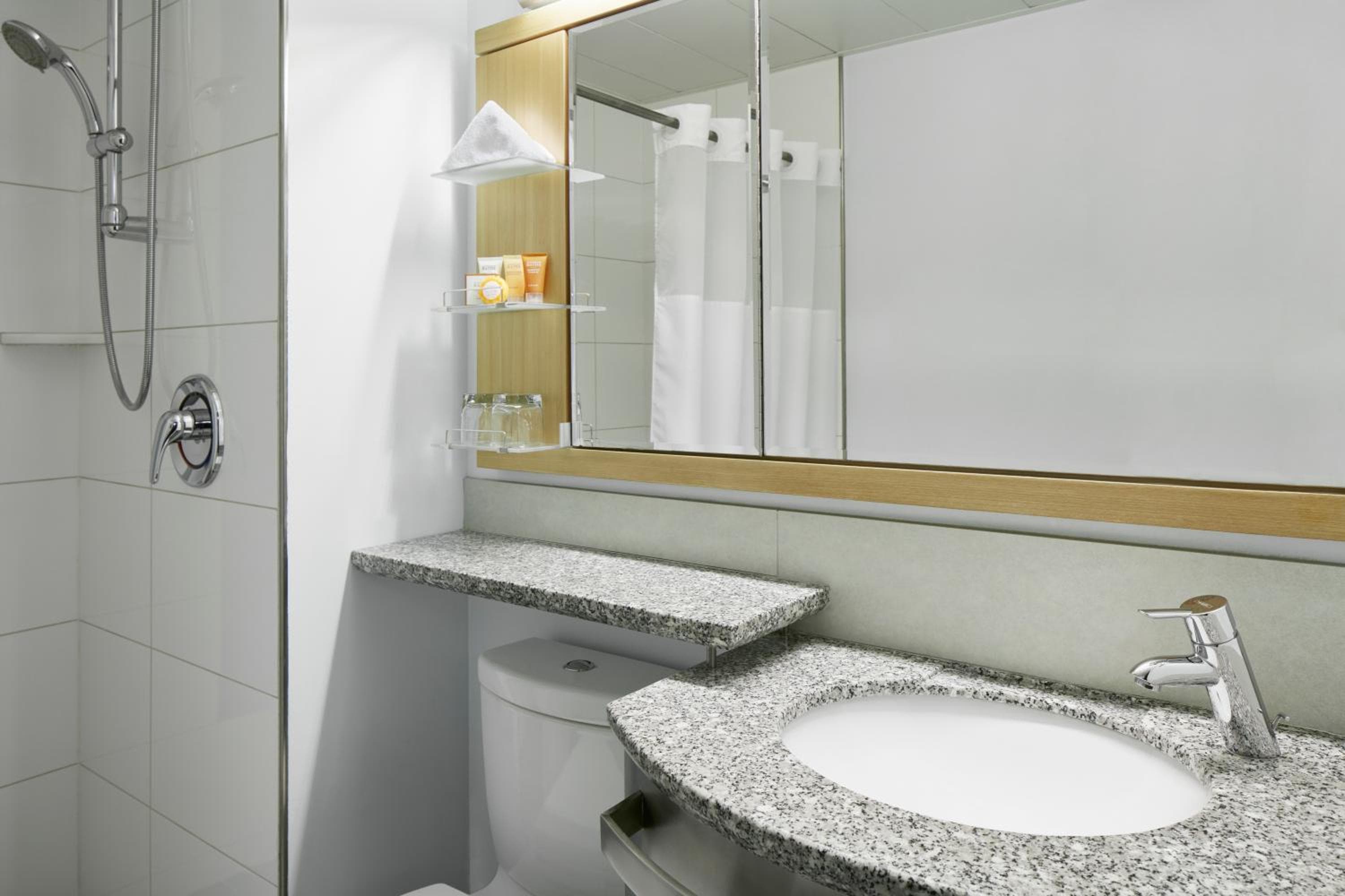 Club Quarters Hotel World Trade Center, New York — 24