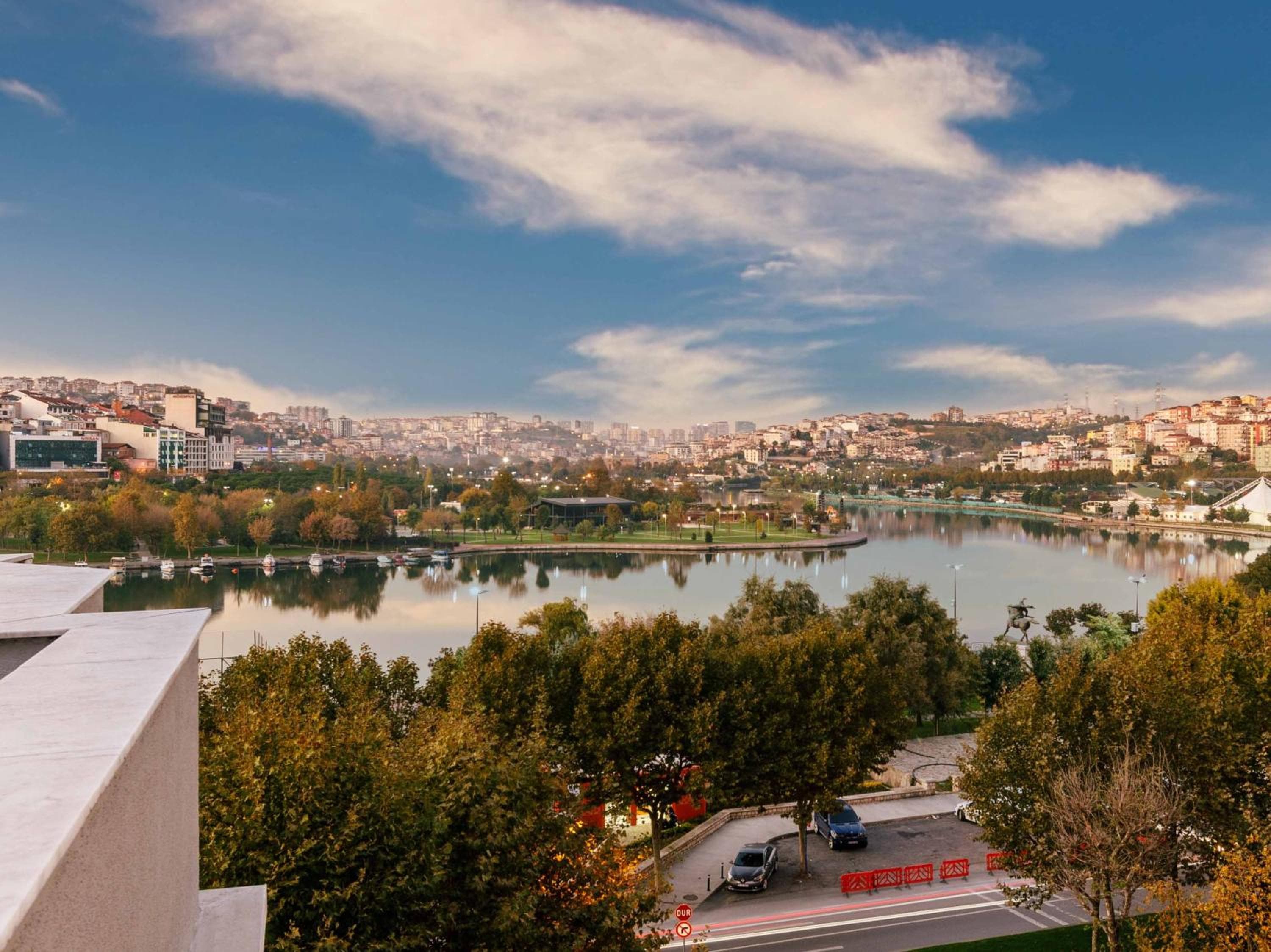Ramada by Wyndham Istanbul Golden Horn — 11