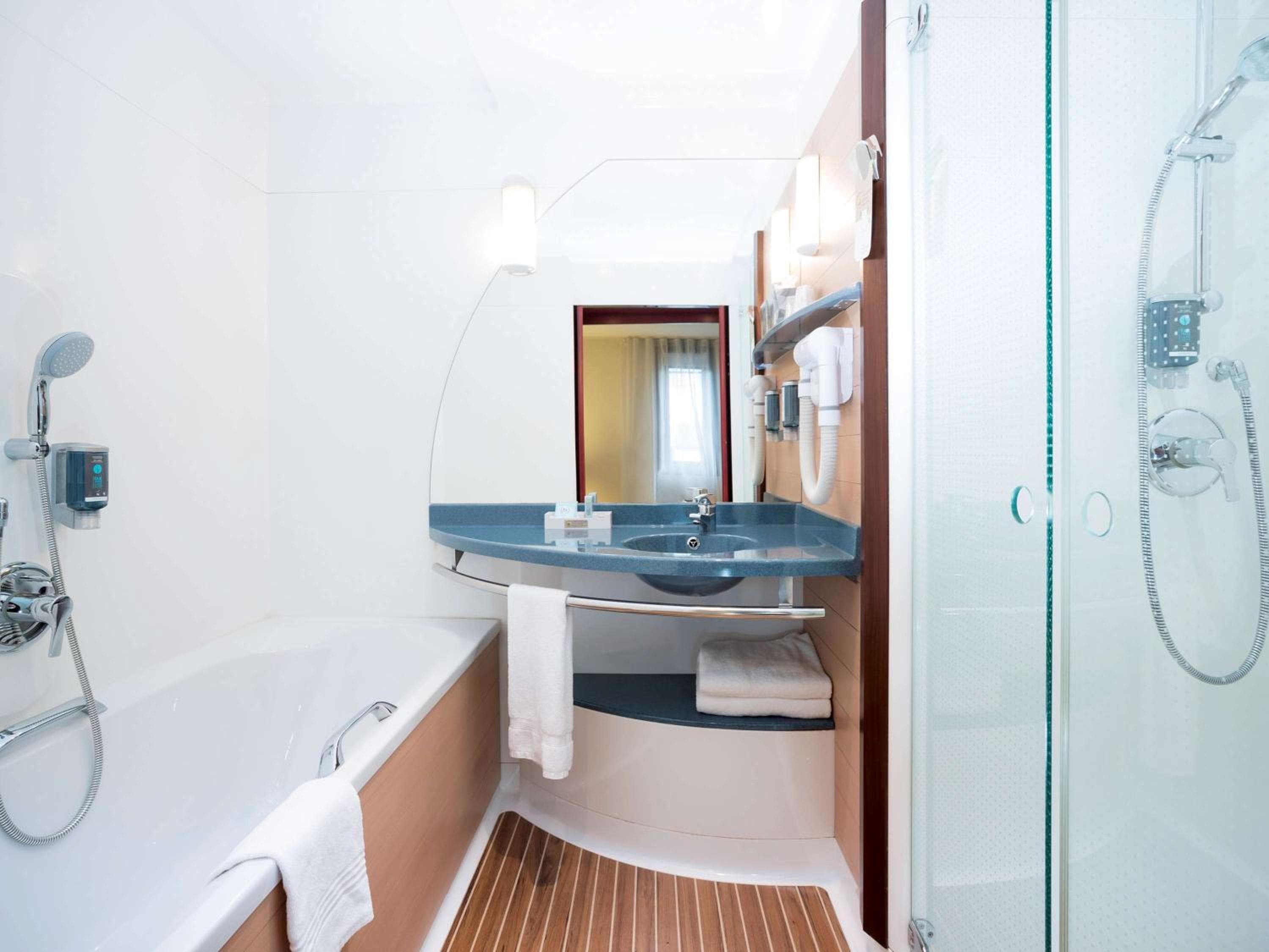 Novotel Suites Paris Montreuil Vincennes — 11