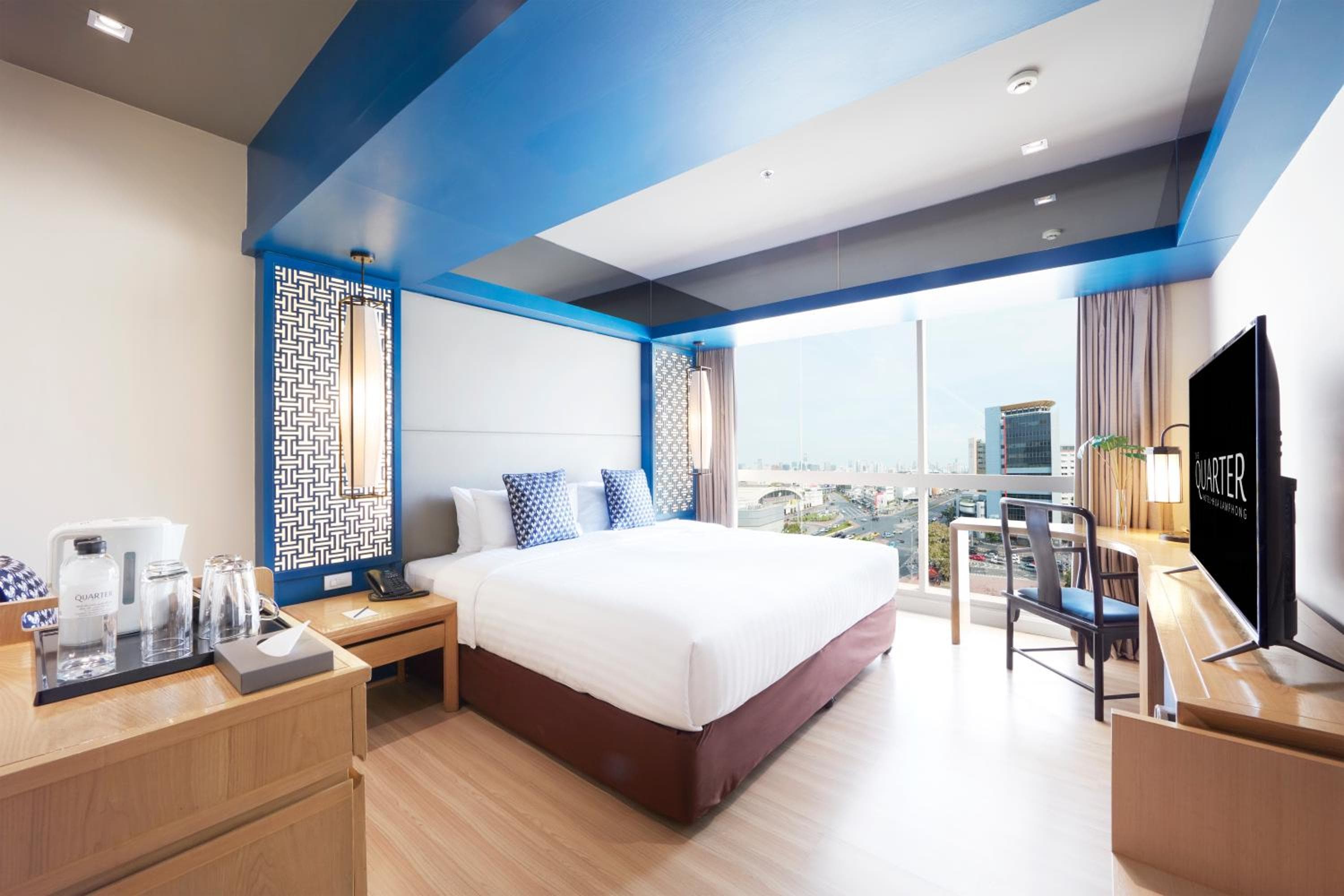 El Barrio Hualamphong por UHG — 2