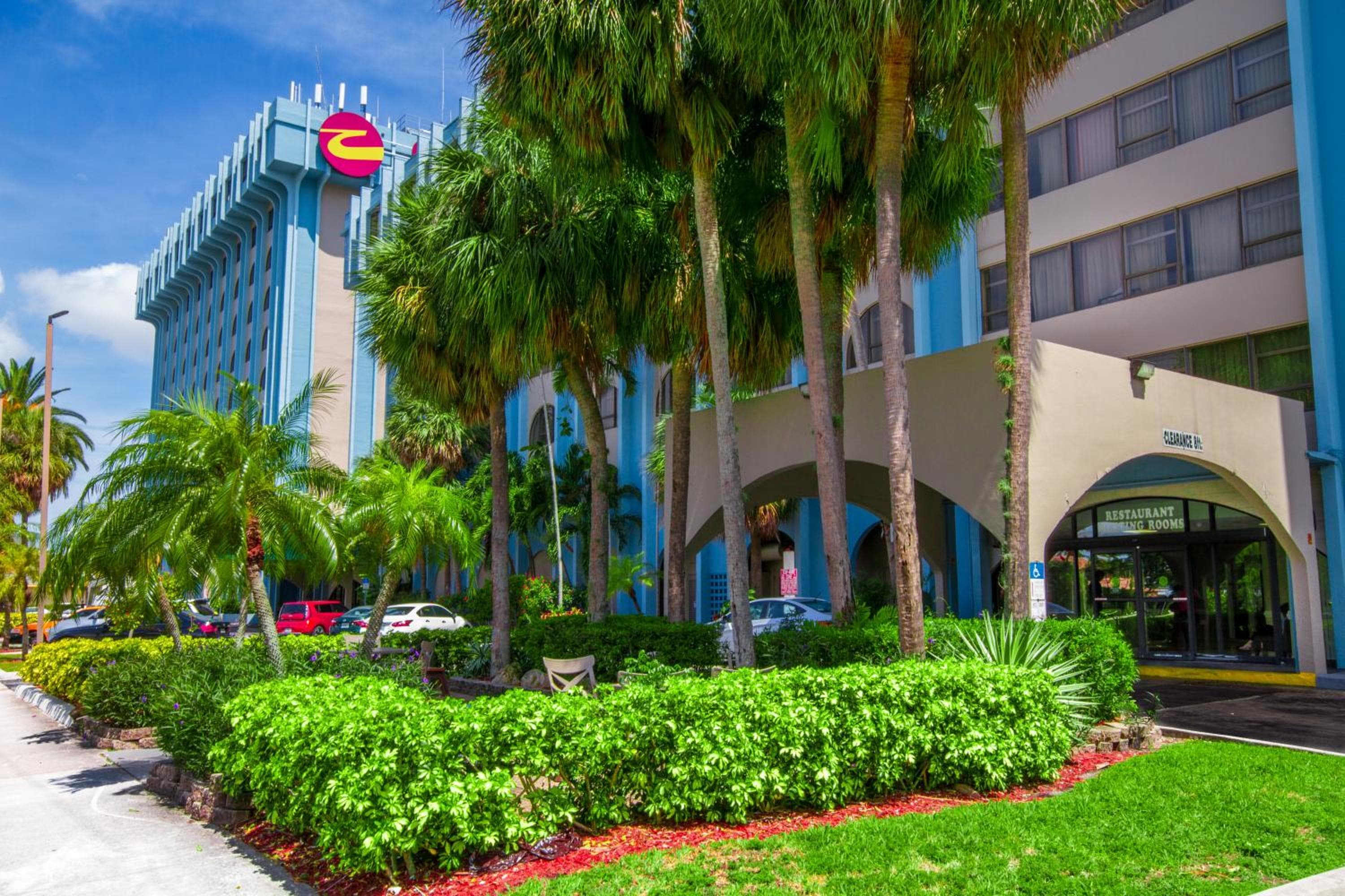 Clarion Inn & Suites Miami International Airport — 5