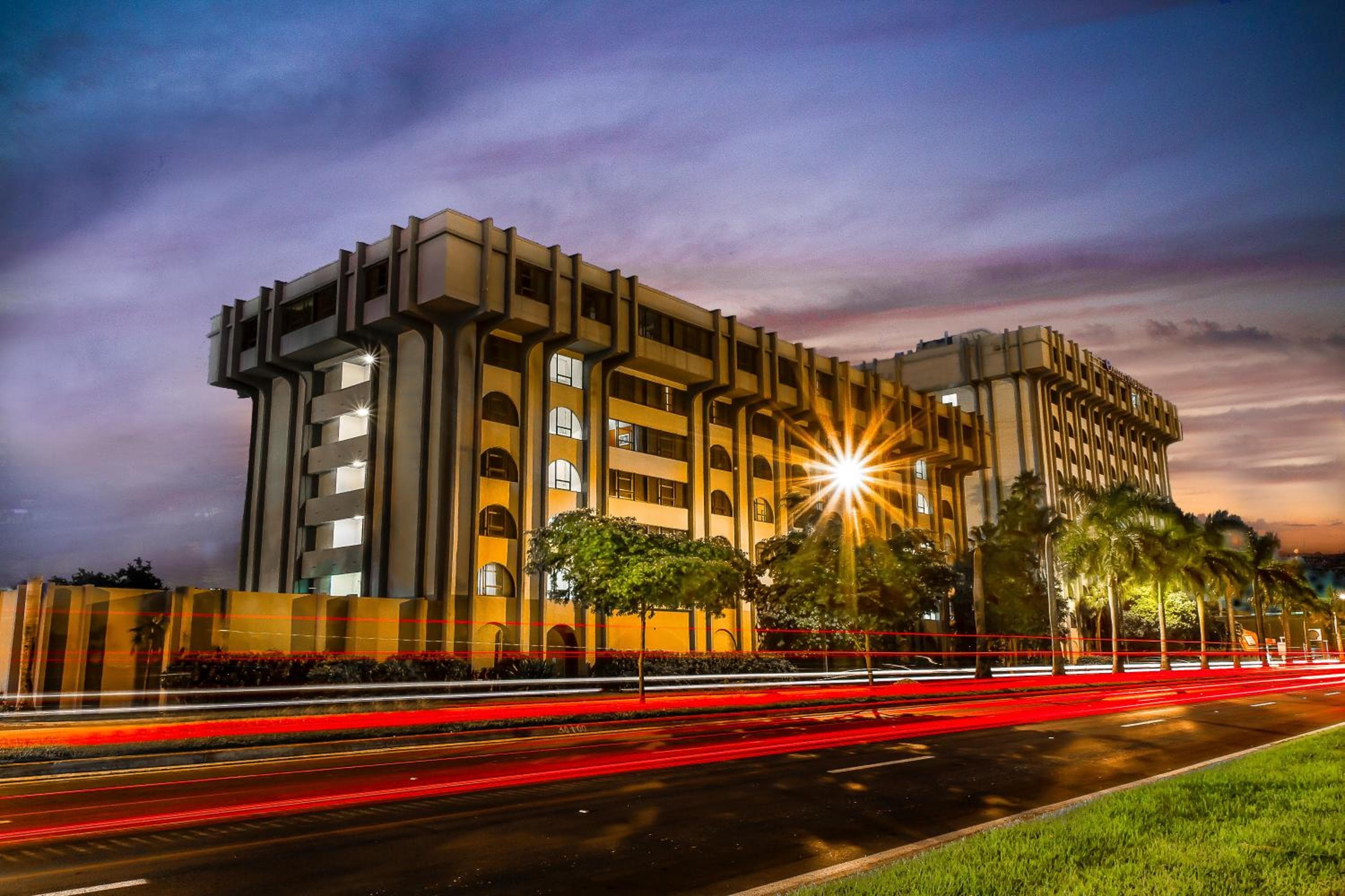 Clarion Inn & Suites Miami International Airport — 25