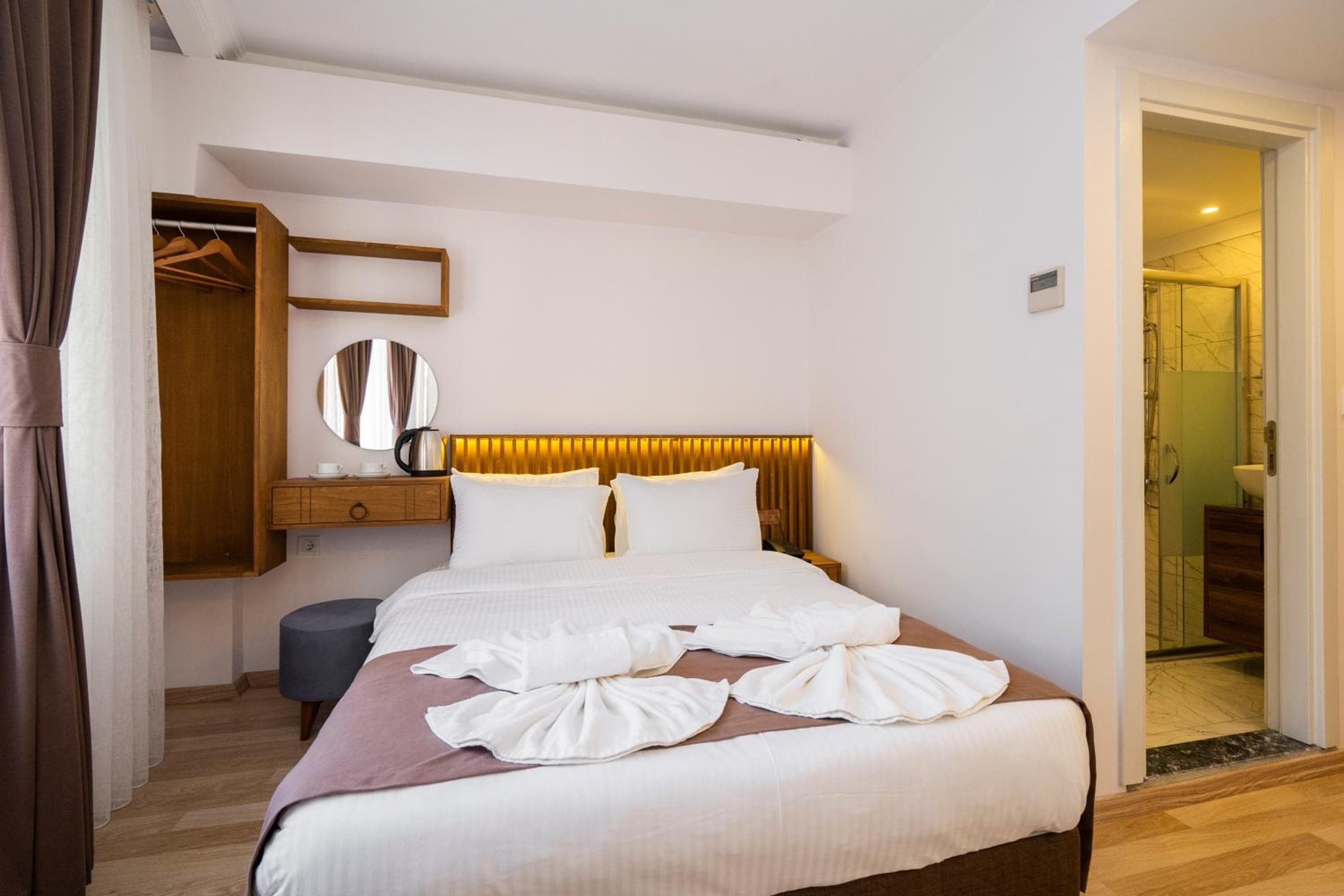 Castillo Rojo Hotel Istanbul
 — 13