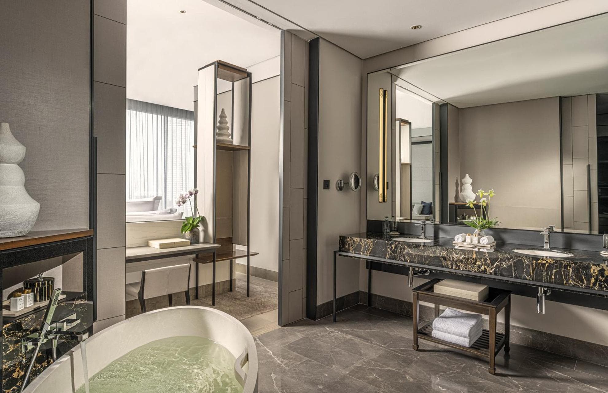 Four Seasons Hotel Bangkok sul fiume Chao Phraya — 27