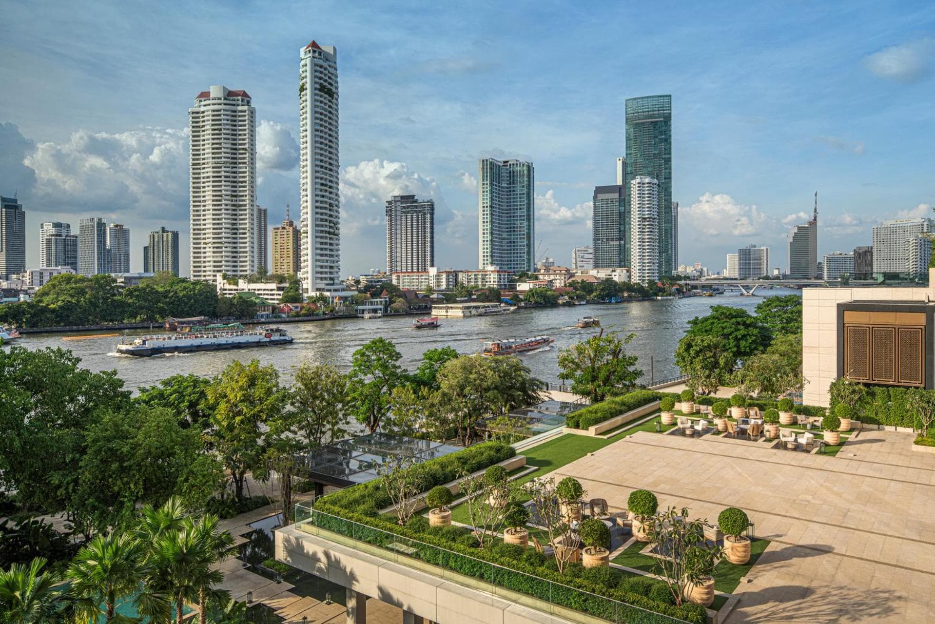 Four Seasons Hotel Bangkok sul fiume Chao Phraya — 13