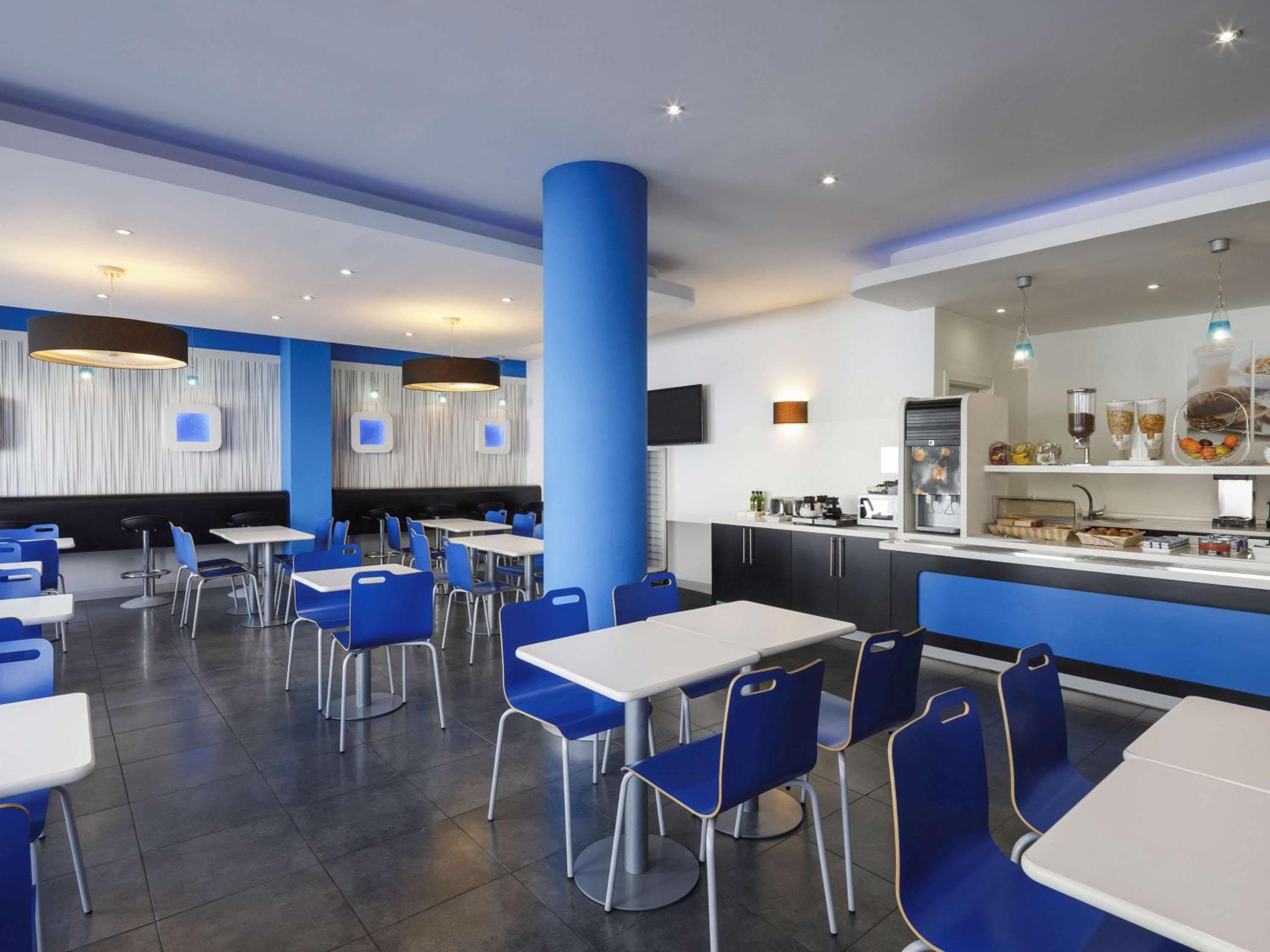 Ibis Budget Málaga Centro — 9