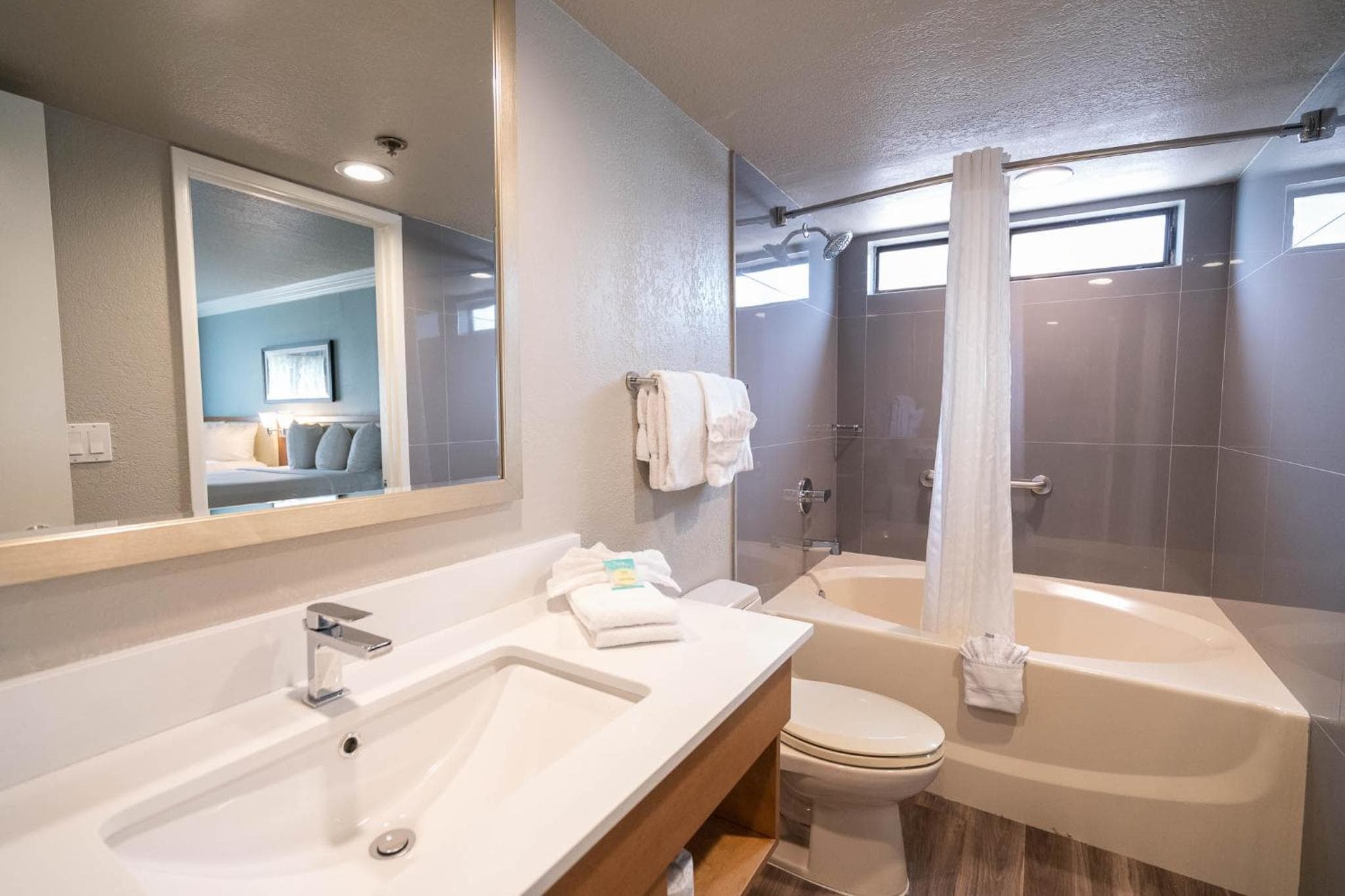 Alexis Park All Suite Resort — 30