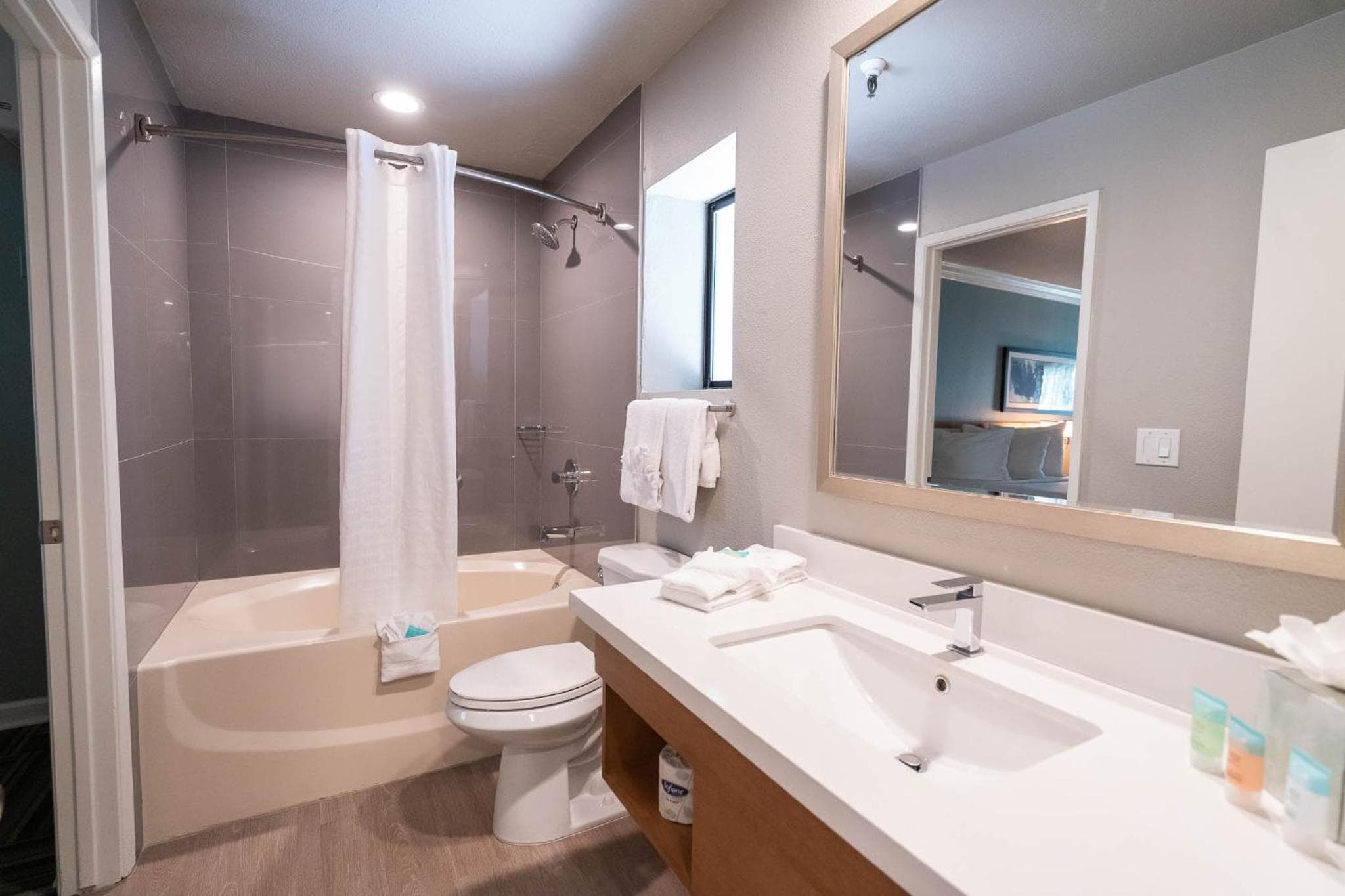 Alexis Park All Suite Resort — 17