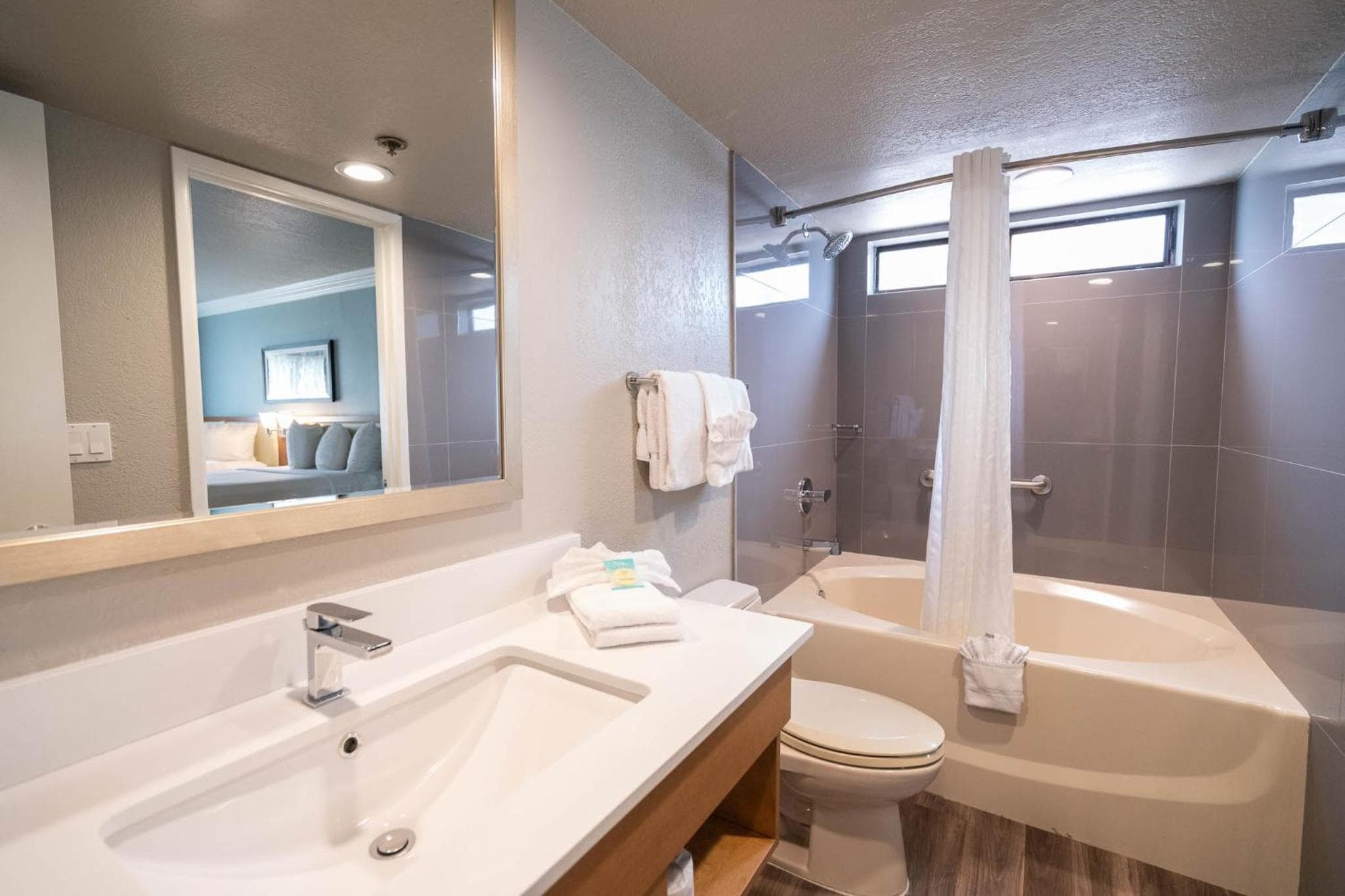 Alexis Park All Suite Resort — 24