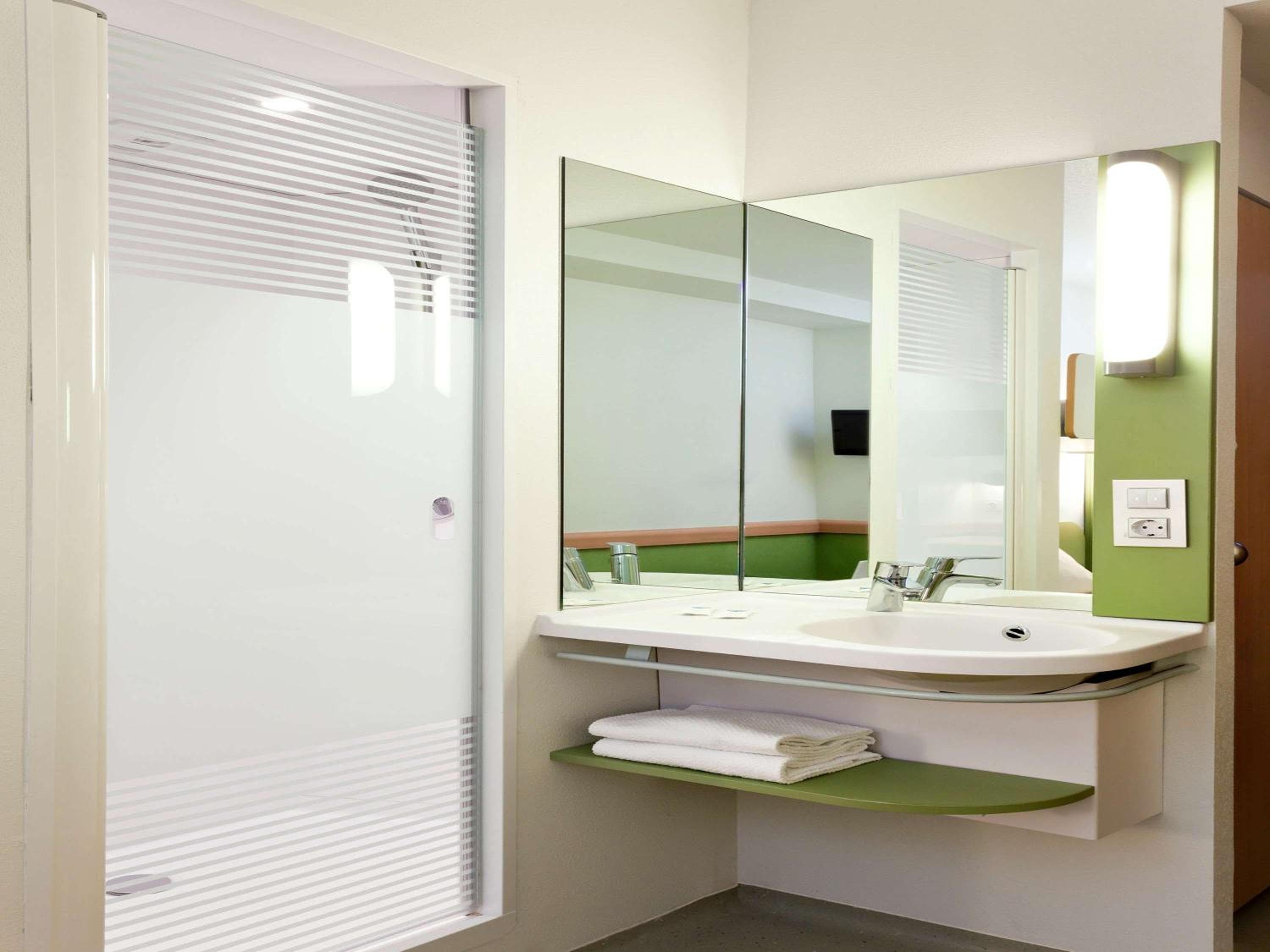 Ibis Budget Málaga Centro — 28