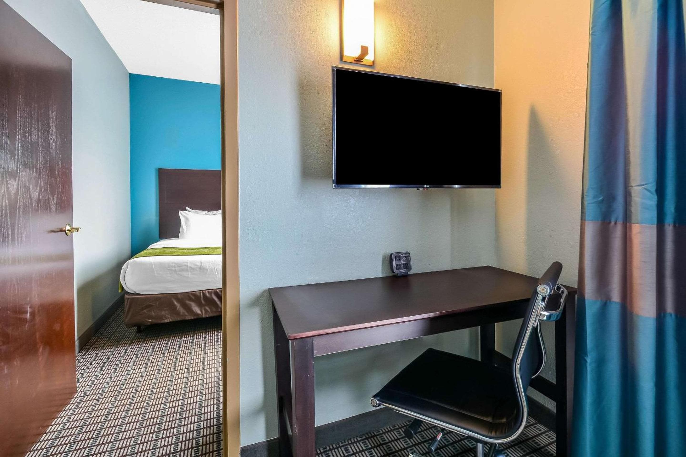 Comfort Suites Tampa - Brandon — 30