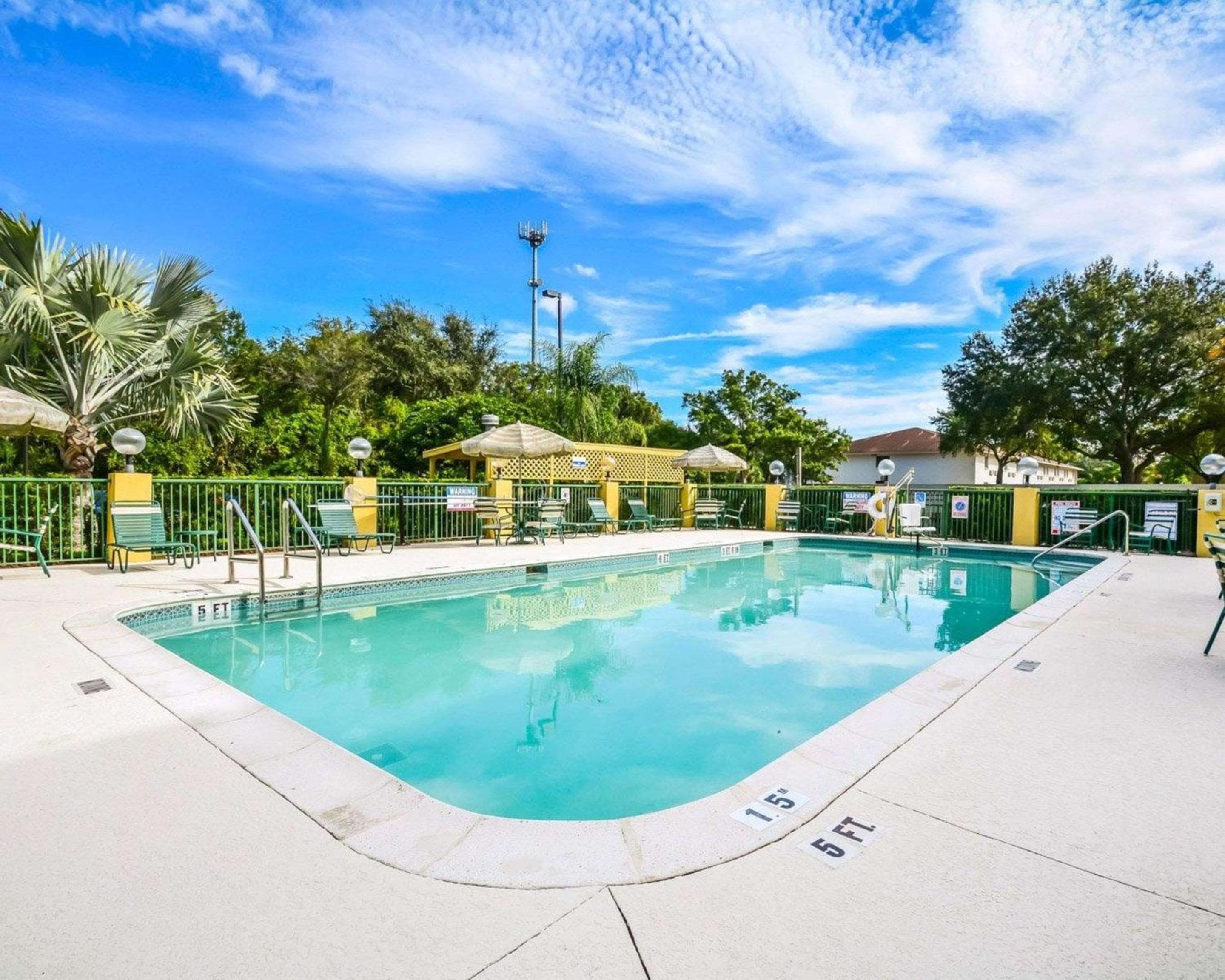 Comfort Suites Tampa - Brandon — 27