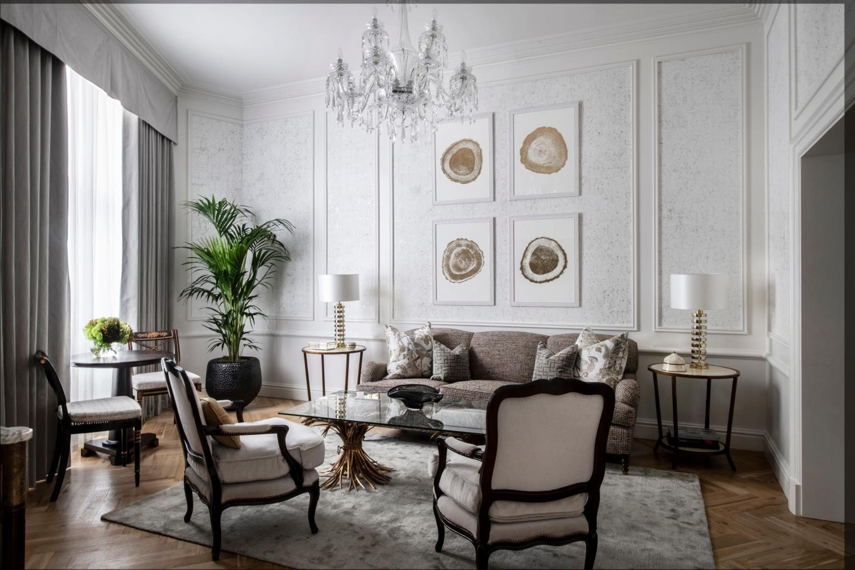 Das Kensington Hotel — 12
