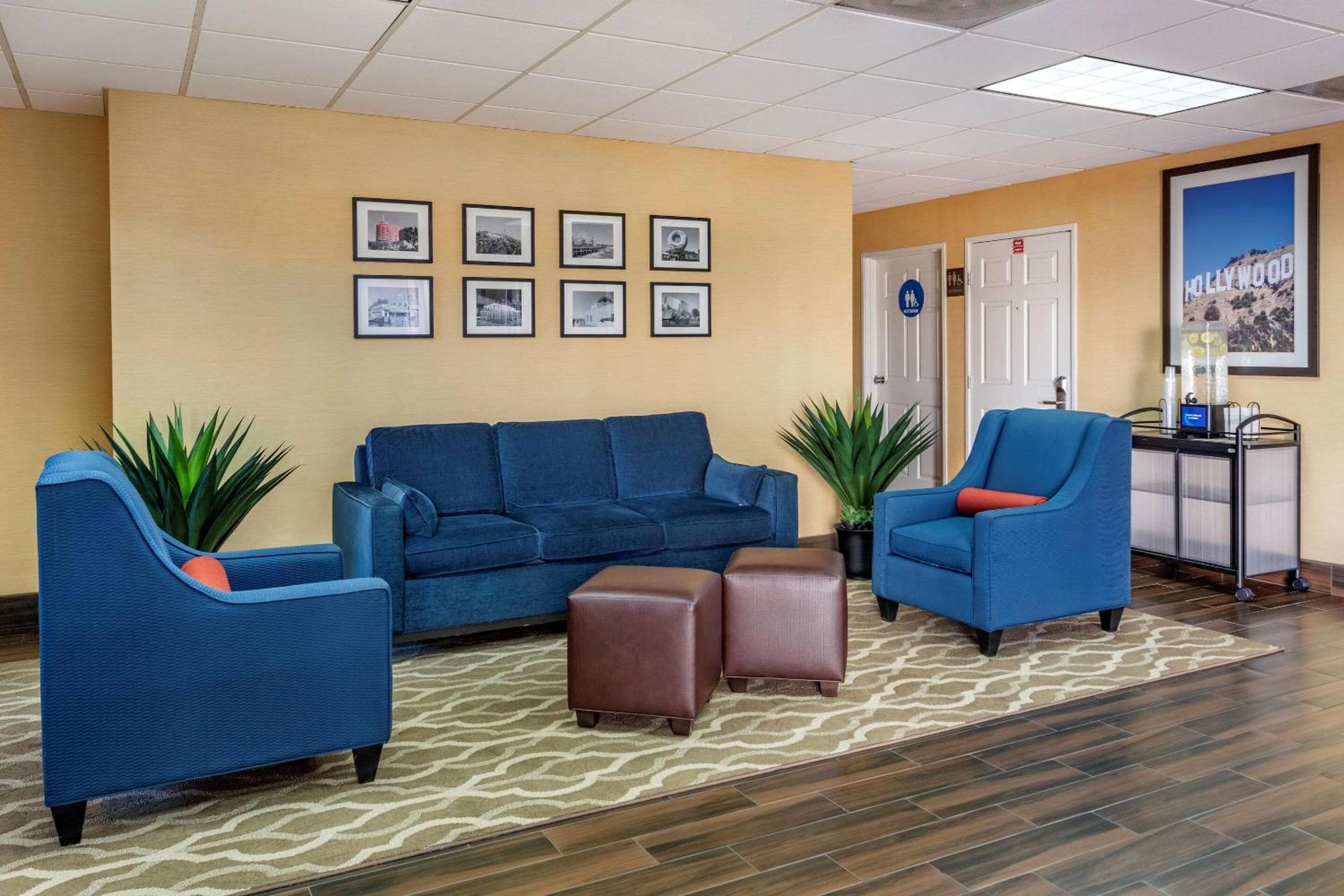 Comfort Inn & Suites cerca de Universal - North Hollywood - Burbank — 4