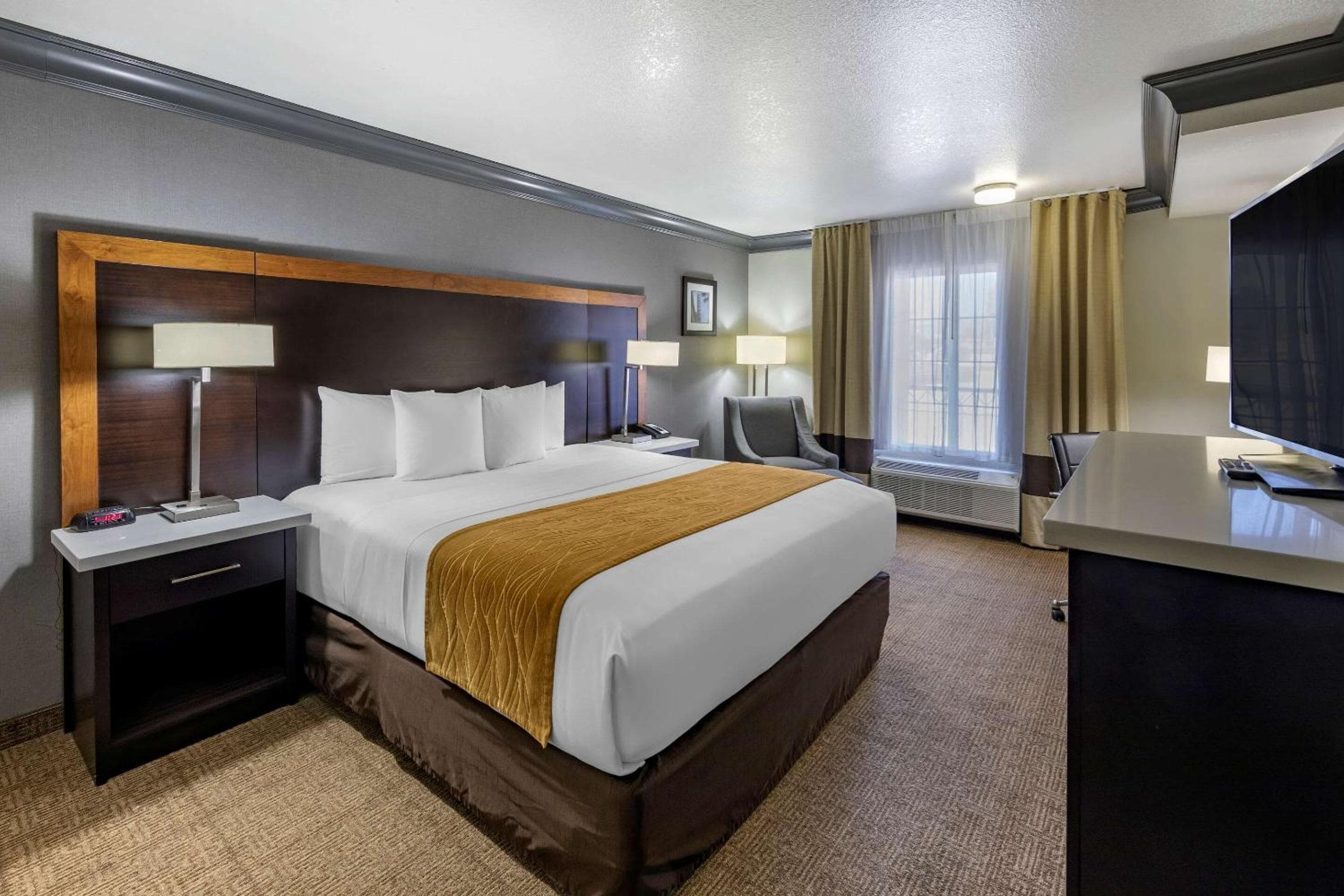Comfort Inn & Suites cerca de Universal - North Hollywood - Burbank — 5