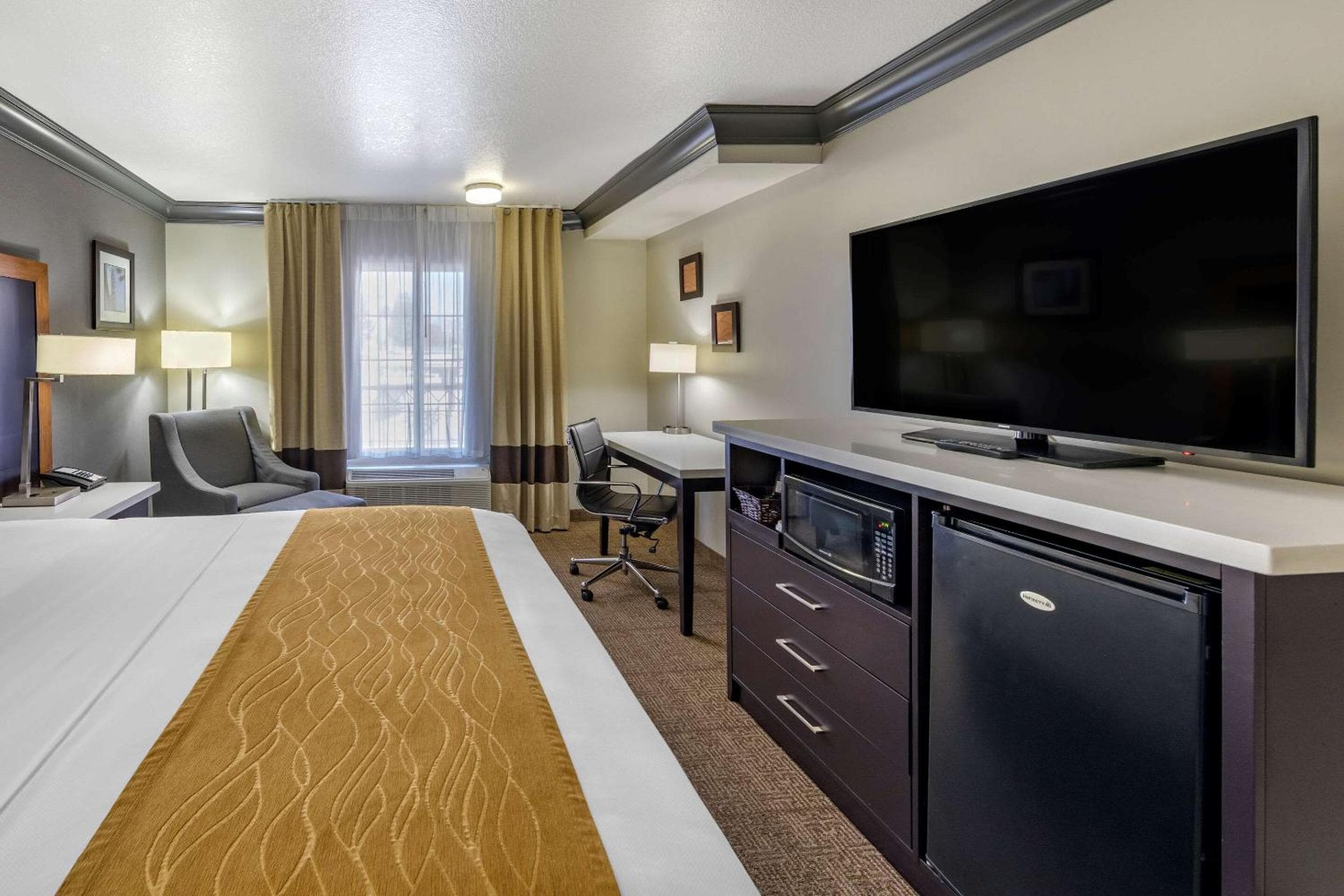 Comfort Inn & Suites cerca de Universal - North Hollywood - Burbank — 8