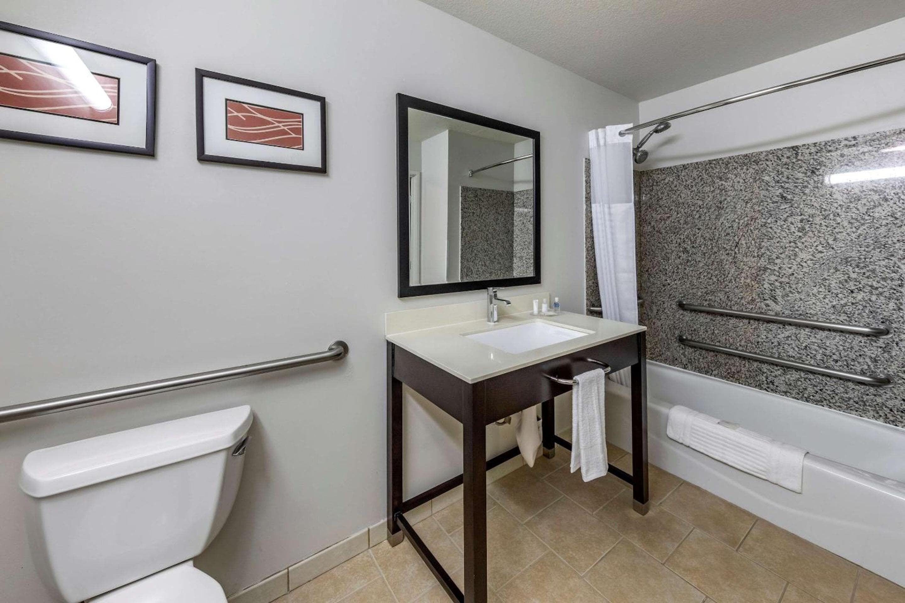 Comfort Inn & Suites cerca de Universal - North Hollywood - Burbank — 9