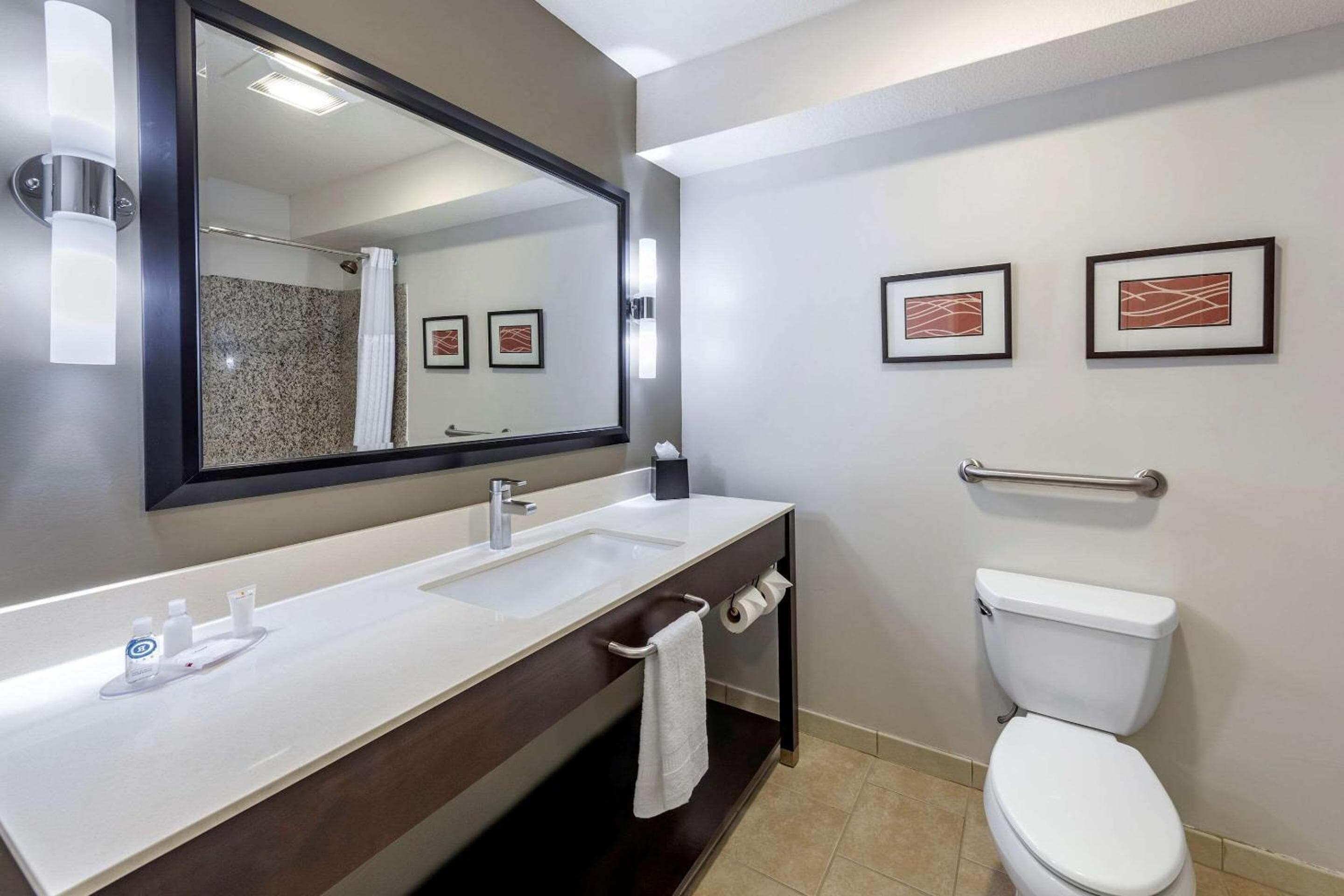 Comfort Inn & Suites cerca de Universal - North Hollywood - Burbank — 18