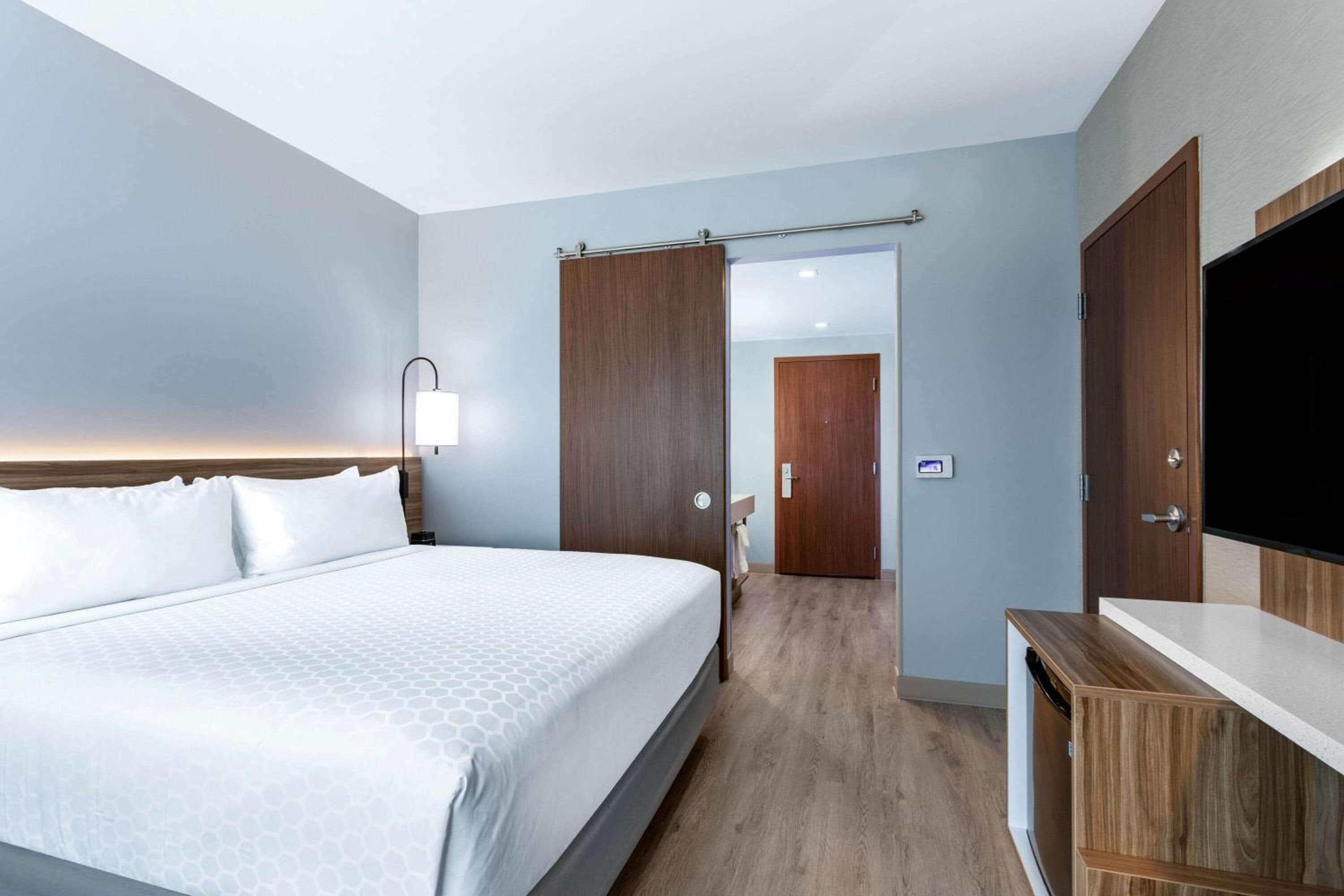 Wyndham Garden Miami International Airport — 16