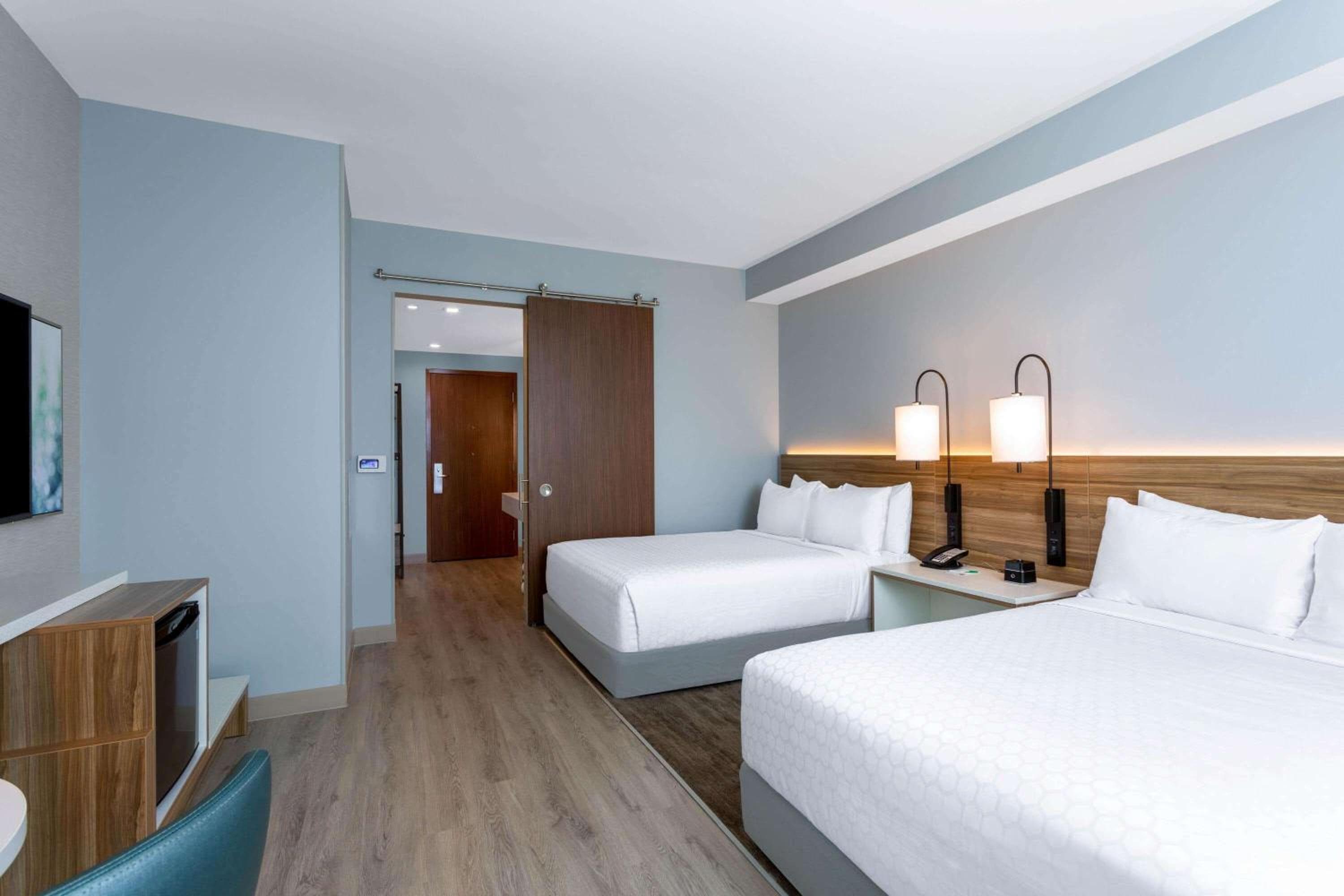 Wyndham Garden Miami International Airport — 6