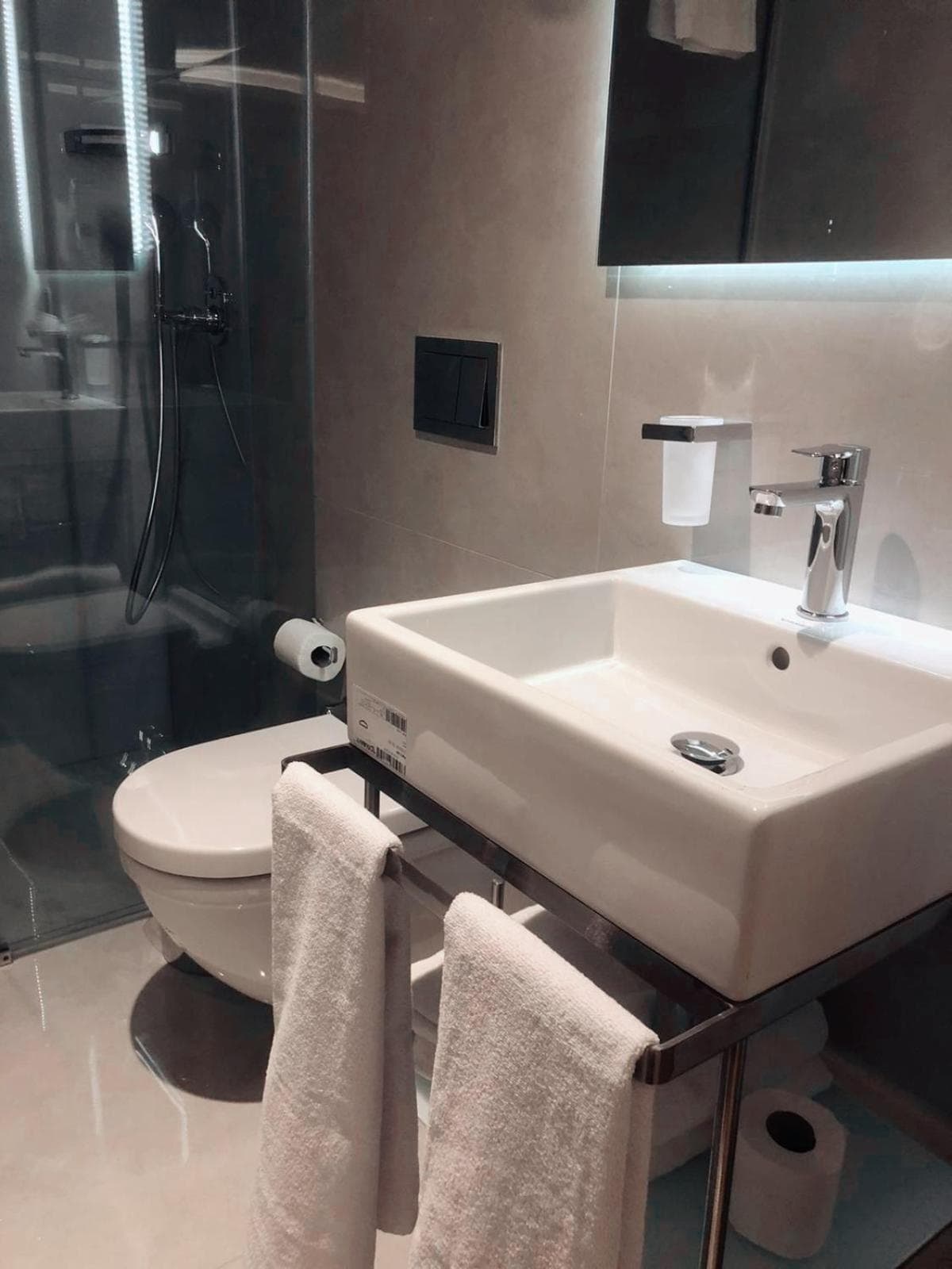 Lady Diana Hotel — 27