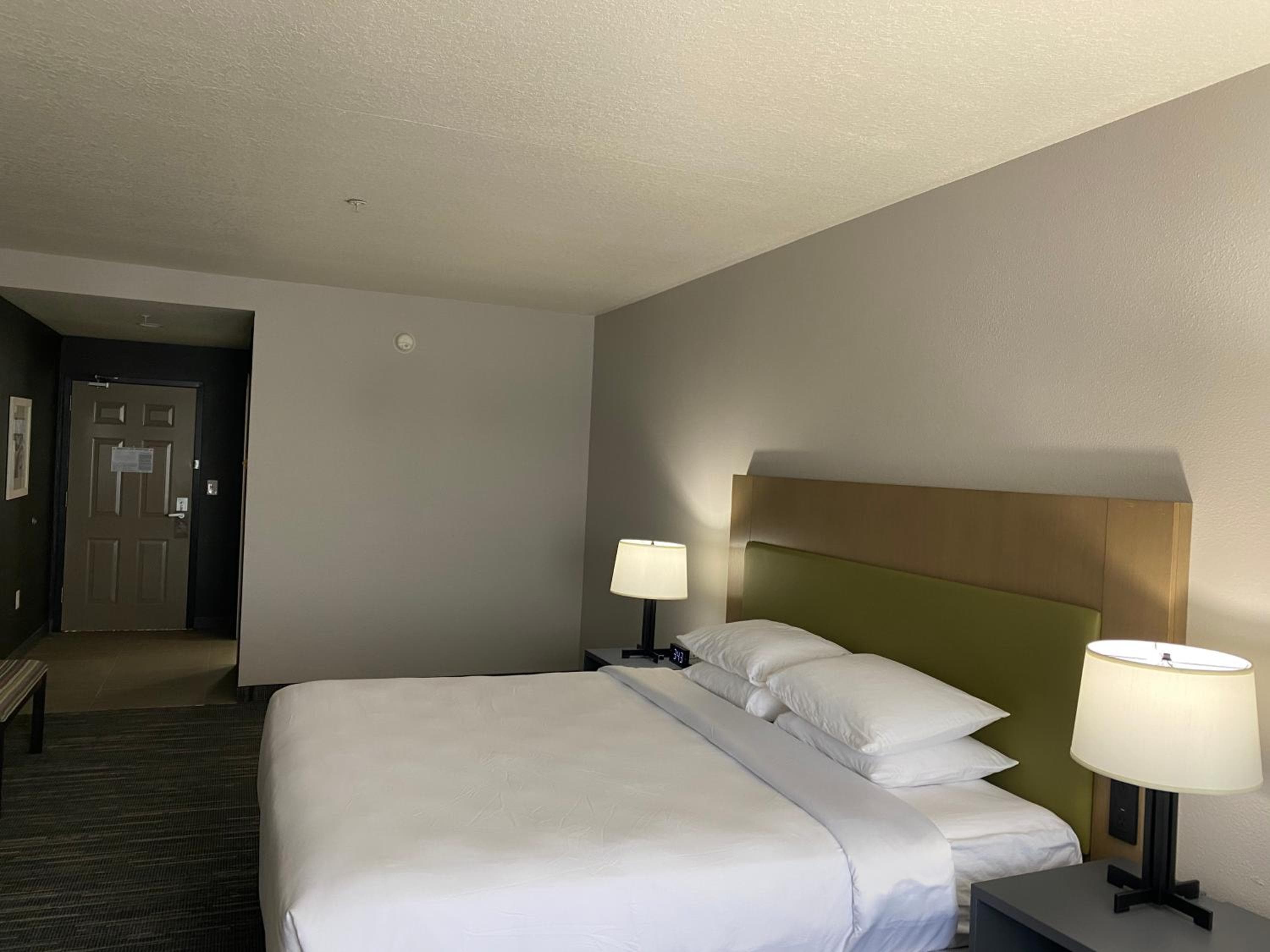 Country Inn & Suites by Radisson, RJ Stadium - Tampa Airport East — 20
