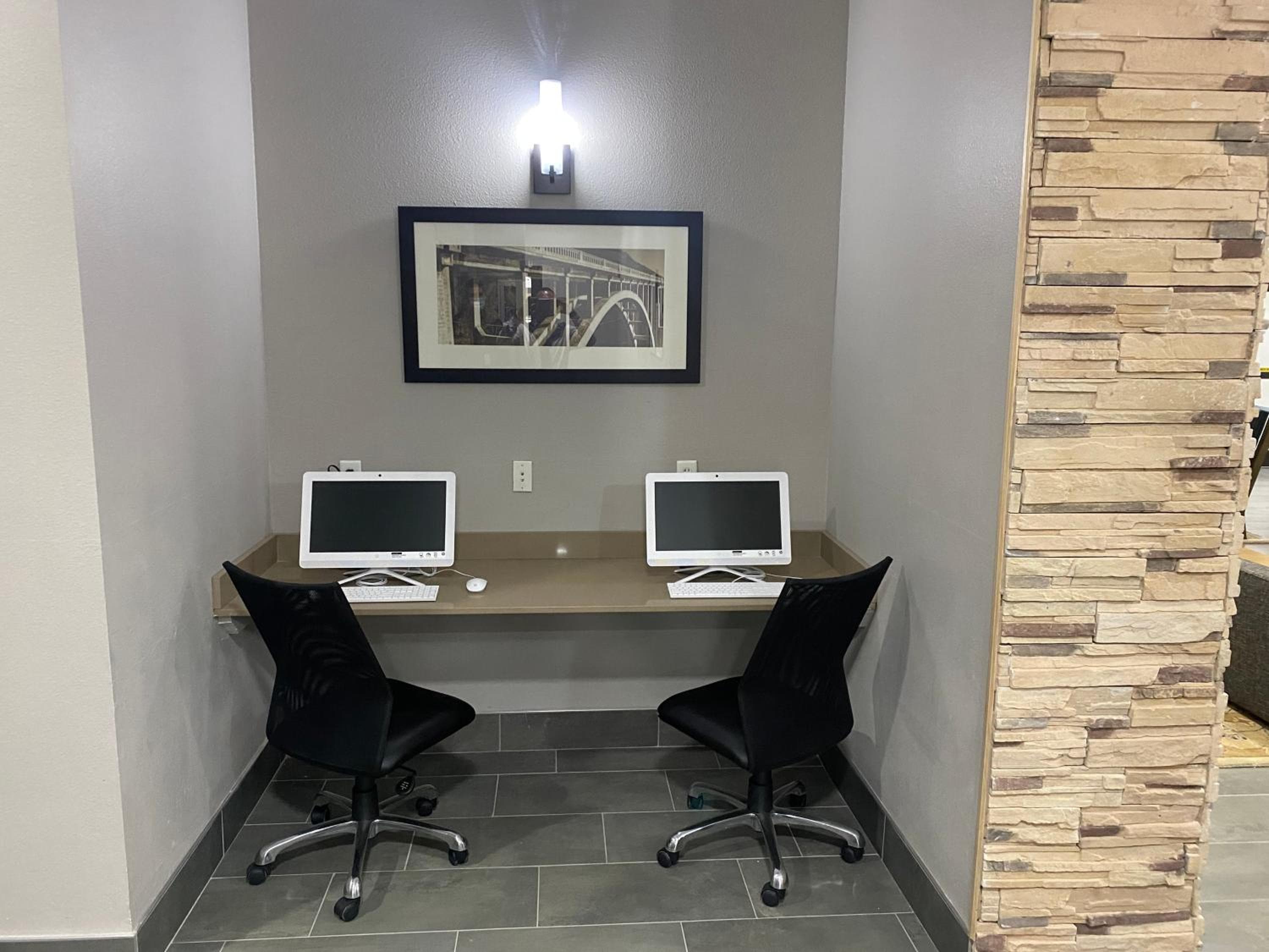 Country Inn & Suites by Radisson, RJ Stadium - Tampa Airport East — 29