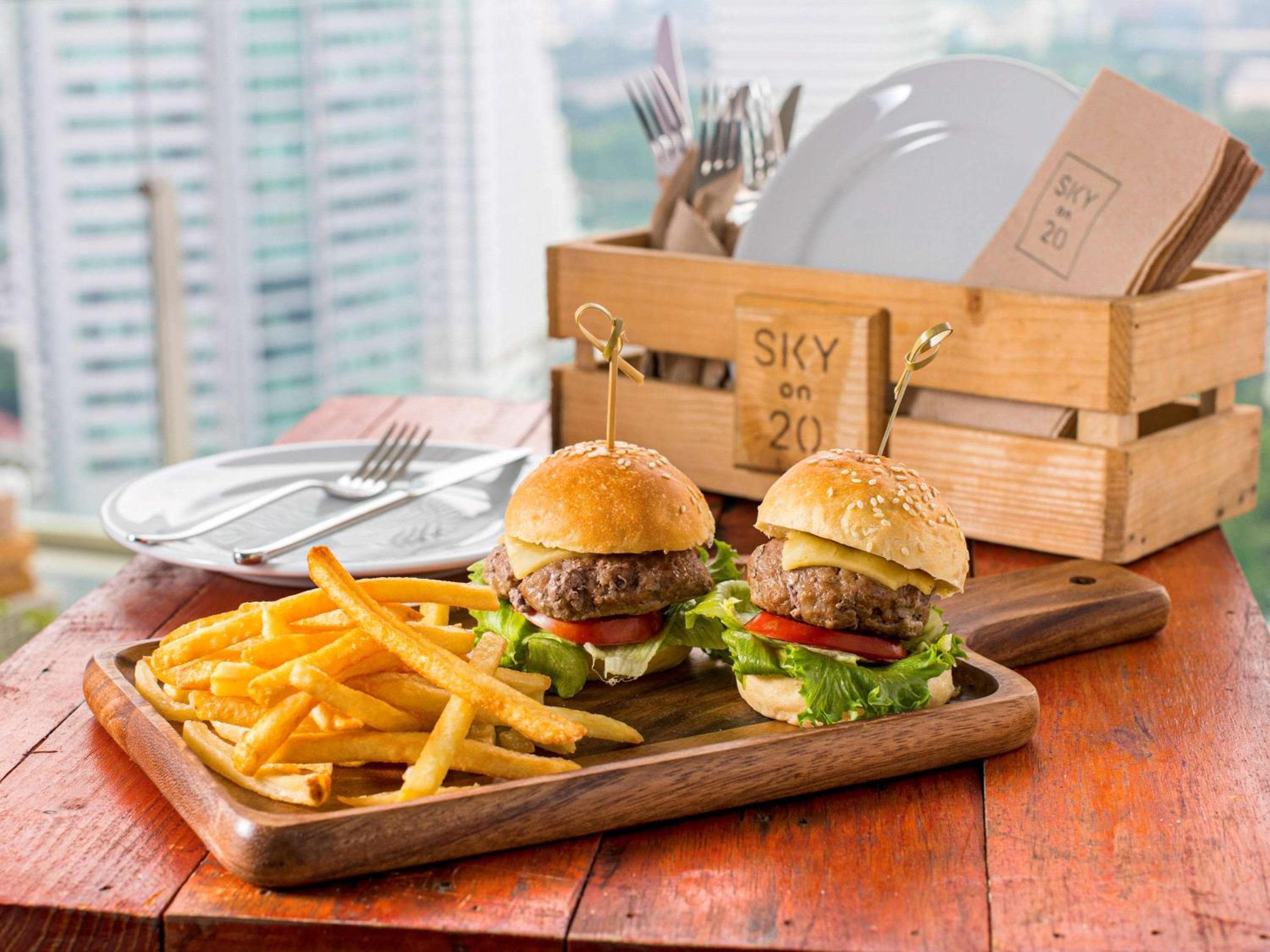 Novotel Bangkok Sukhumvit 20 — 26