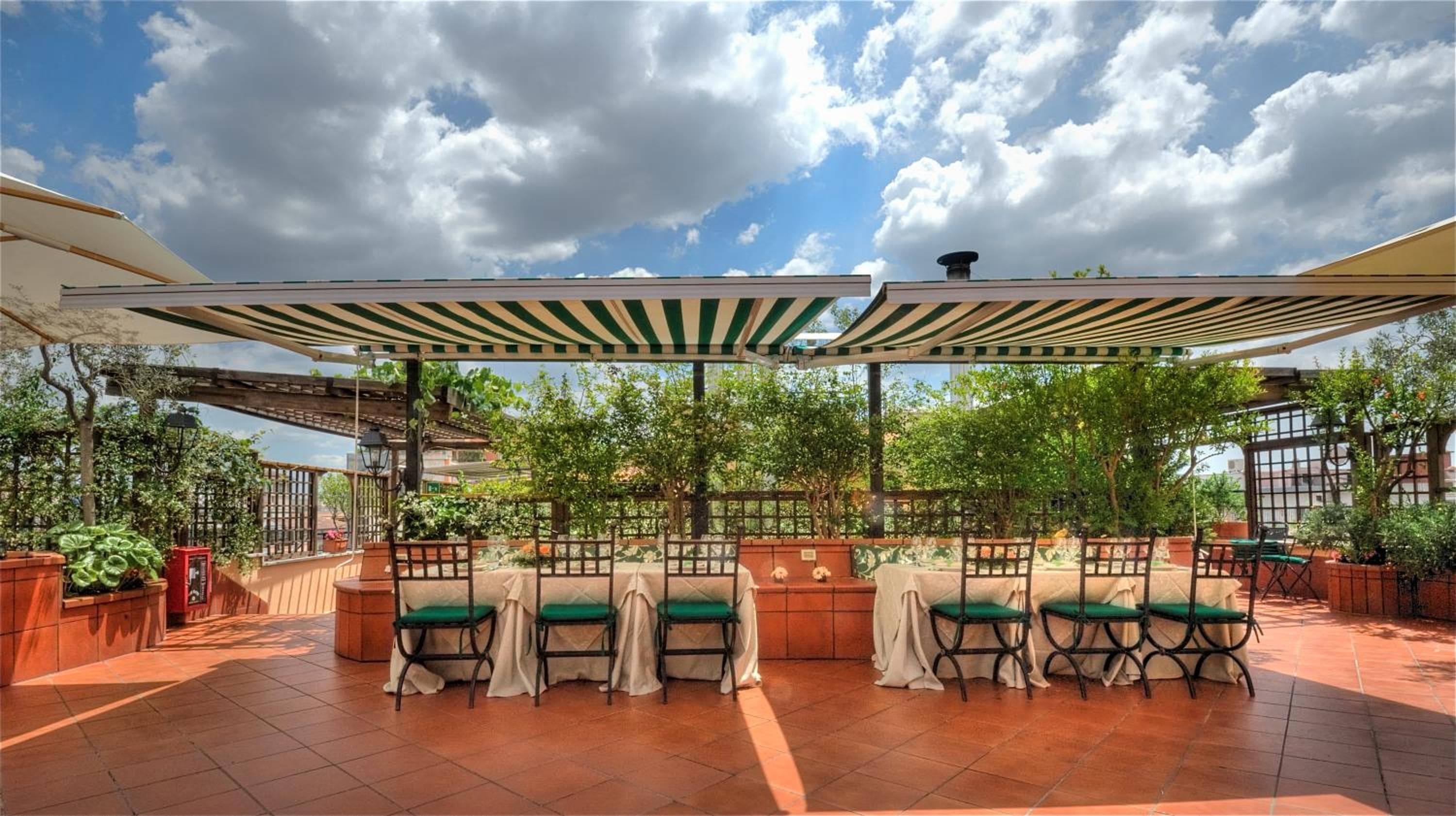 Hotel Diana Roof Garden — 15