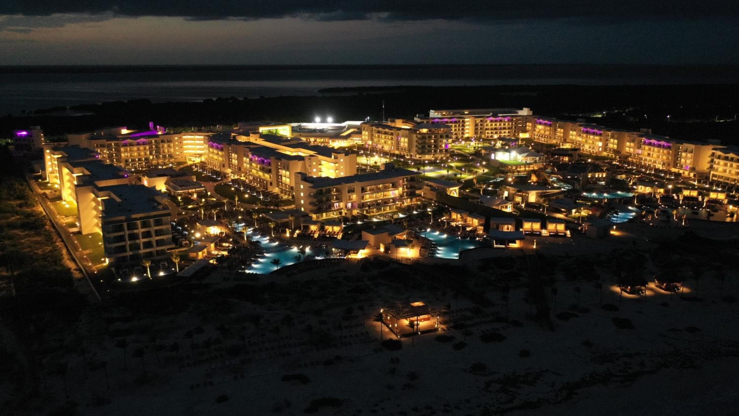 Planet Hollywood Cancun Adult Scene by Royalton, An Autograph Collection All-Inclusive Resort - Adults Only — 1