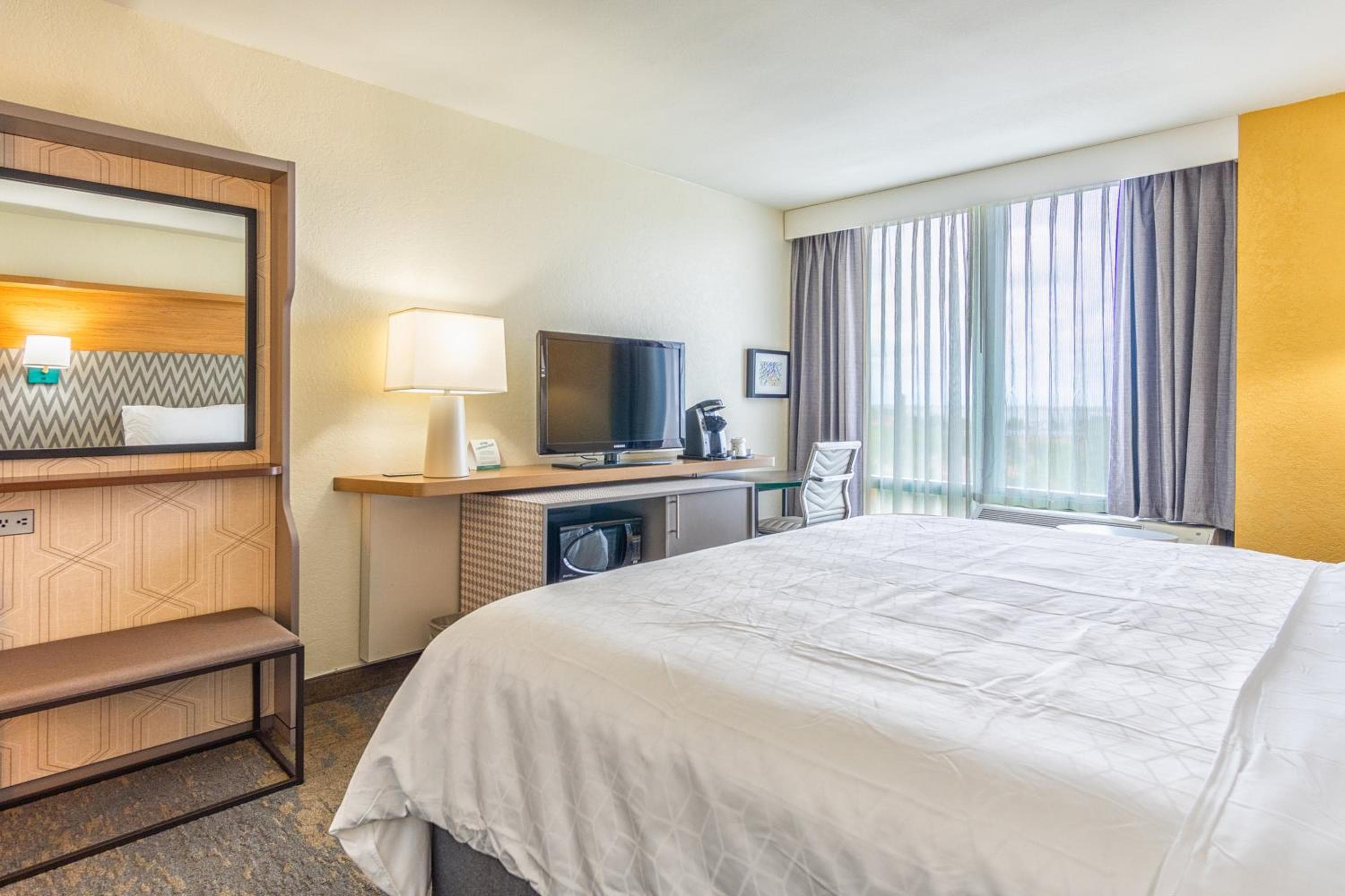 Holiday Inn Miami International Airport by IHG — 6